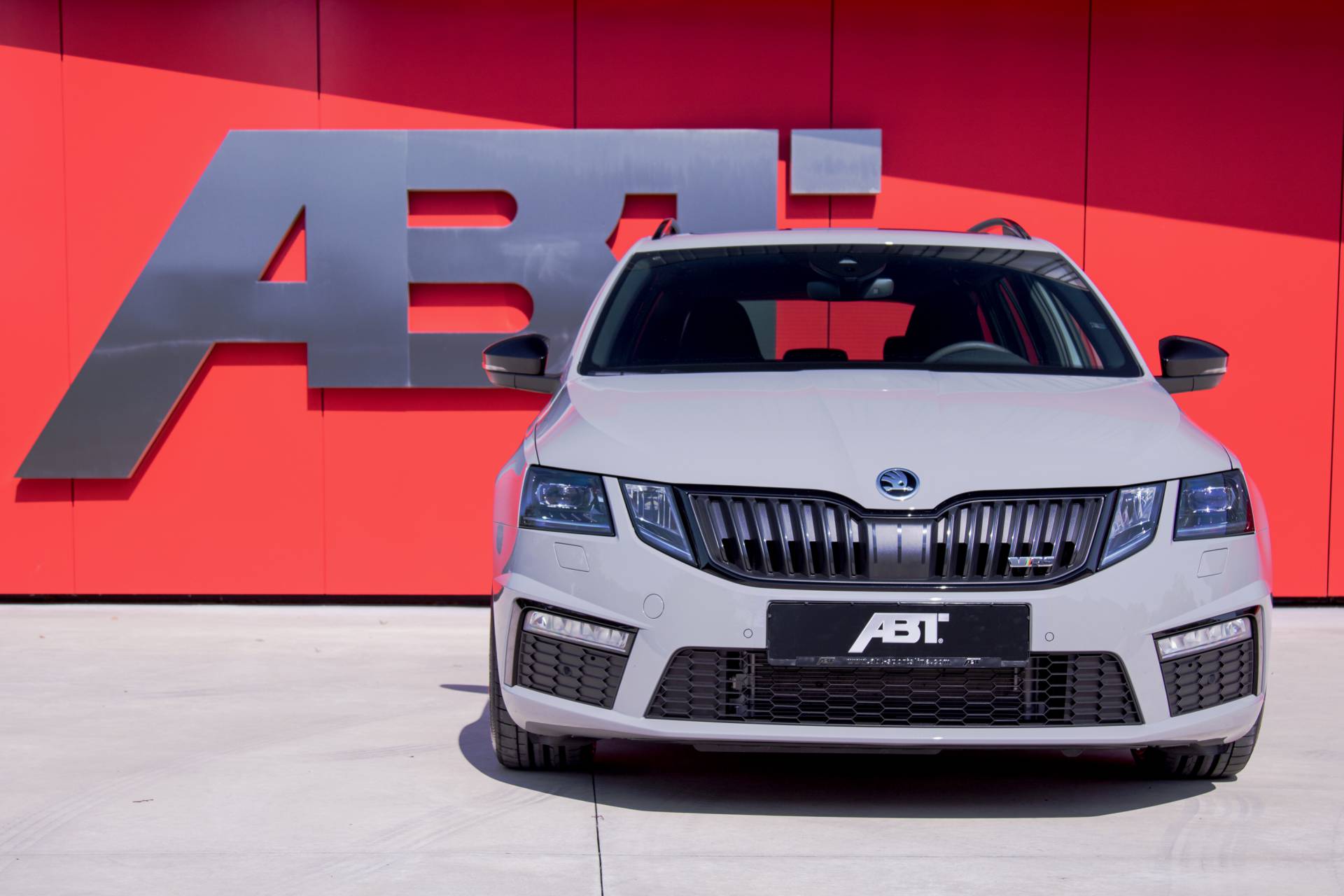 ABT Skoda Octavia RS 16 ABT Skoda Octavia RS Wagon Gets 286 HP, Suspension Tweaks