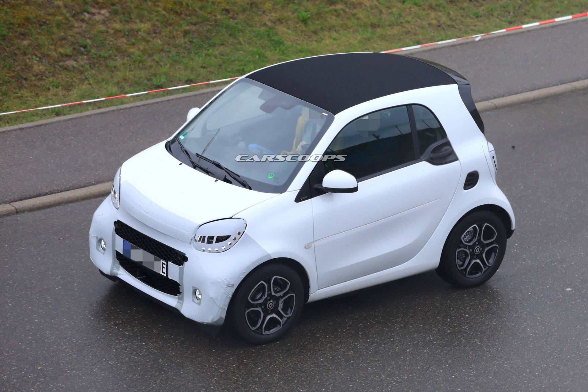2020 Smart EQ Fortwo facelift spy shots 4 2020 Smart EQ Fortwo Getting A Facelift Before Geely-Engineered Models Arrive