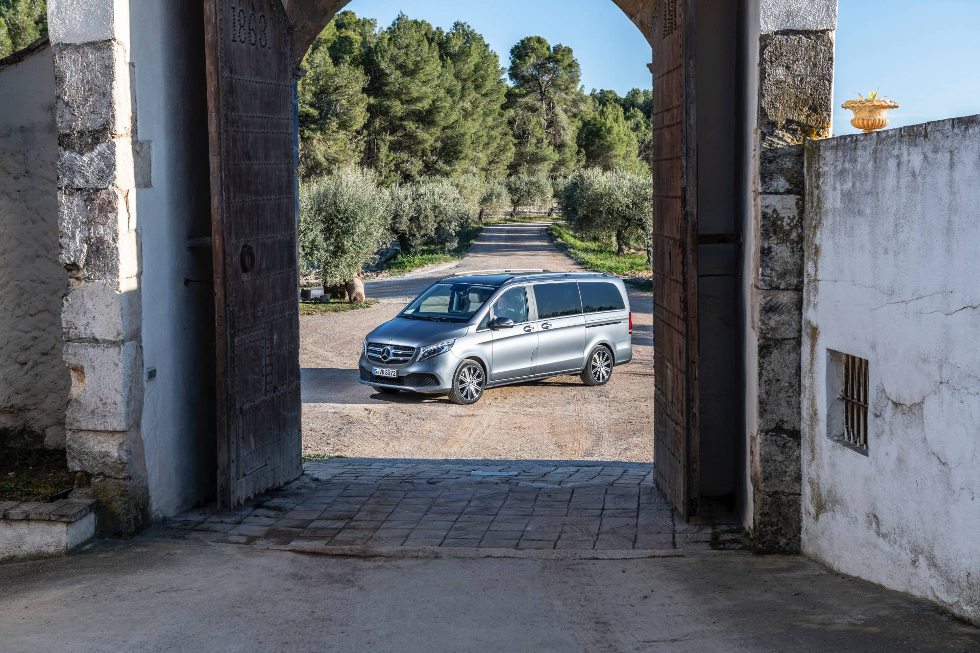 2019 Mercedes-Benz V-Class facelift 19 2019 V-Class: The Mercedes Of Minivans Reveals Updates In Mega Gallery