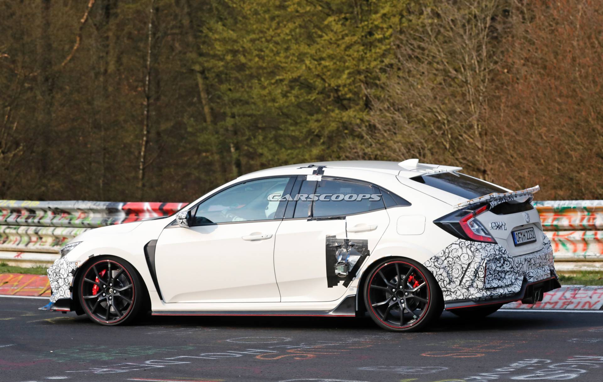 2019 Honda Civic Type R facelift spy shots 55 Honda Civic Type R Prototype Could Be Facelifted Model, Lightweight Special, Or Both