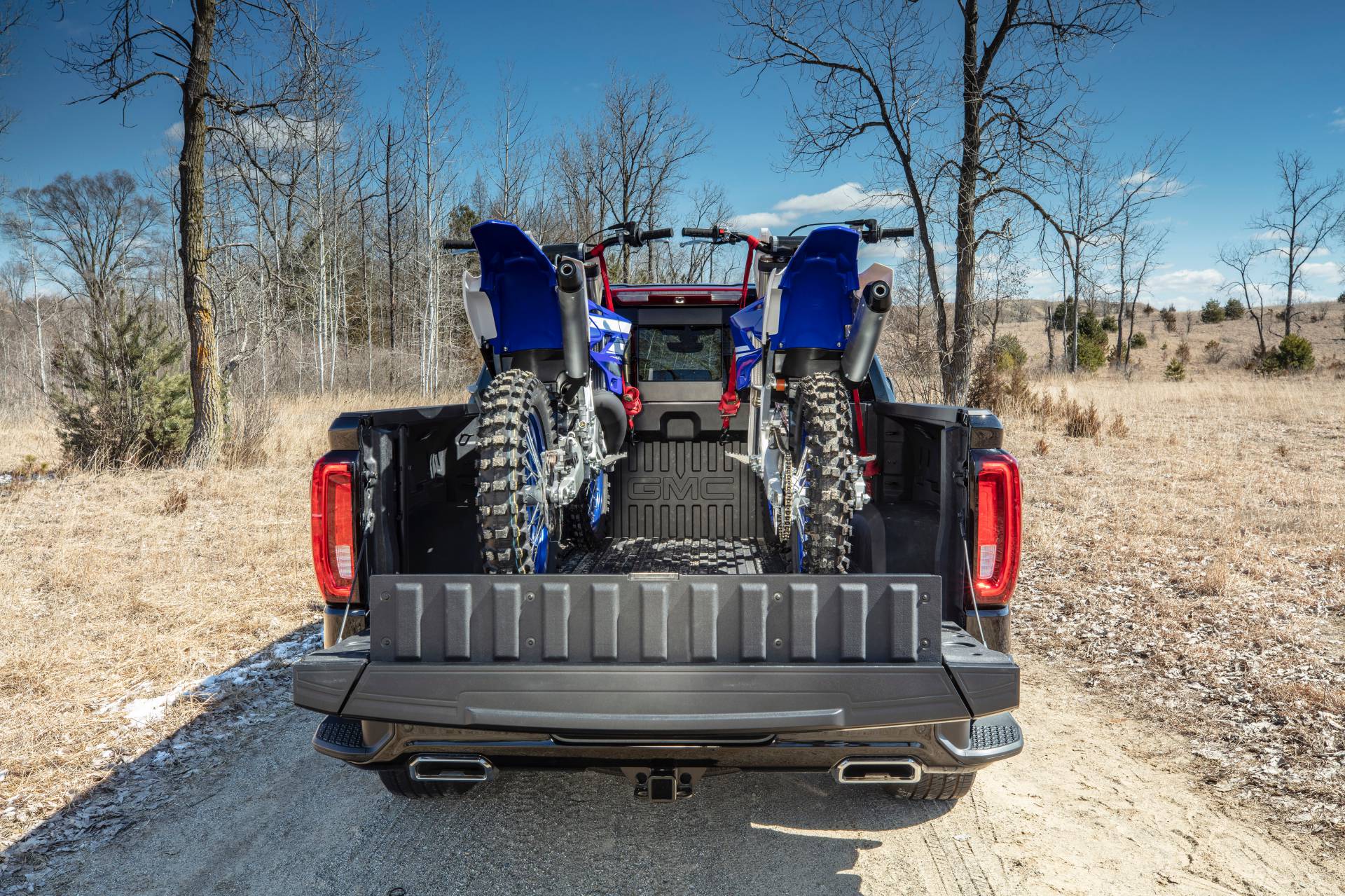 2019 GMC Sierra Denali CarbonPro Edition 13 GMC Adds Carbon Fiber Bed To 2019 Sierra 1500 Denali And AT4 “CarbonPro” Editions