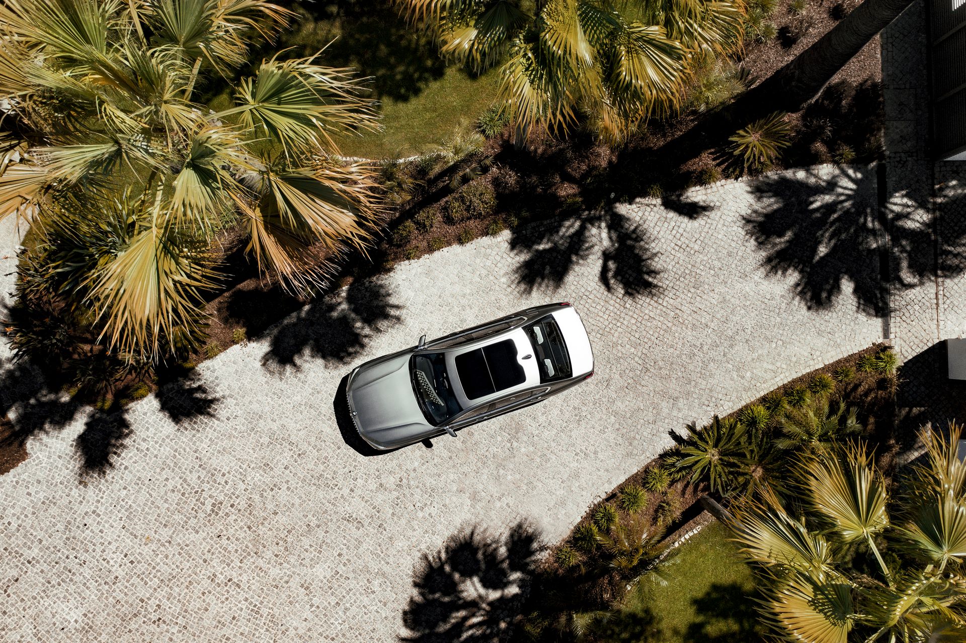 BMW-7-Series-151 BMW Throws 171 Images Of The 7-Series Hoping We’ll Get Used To Its New Face