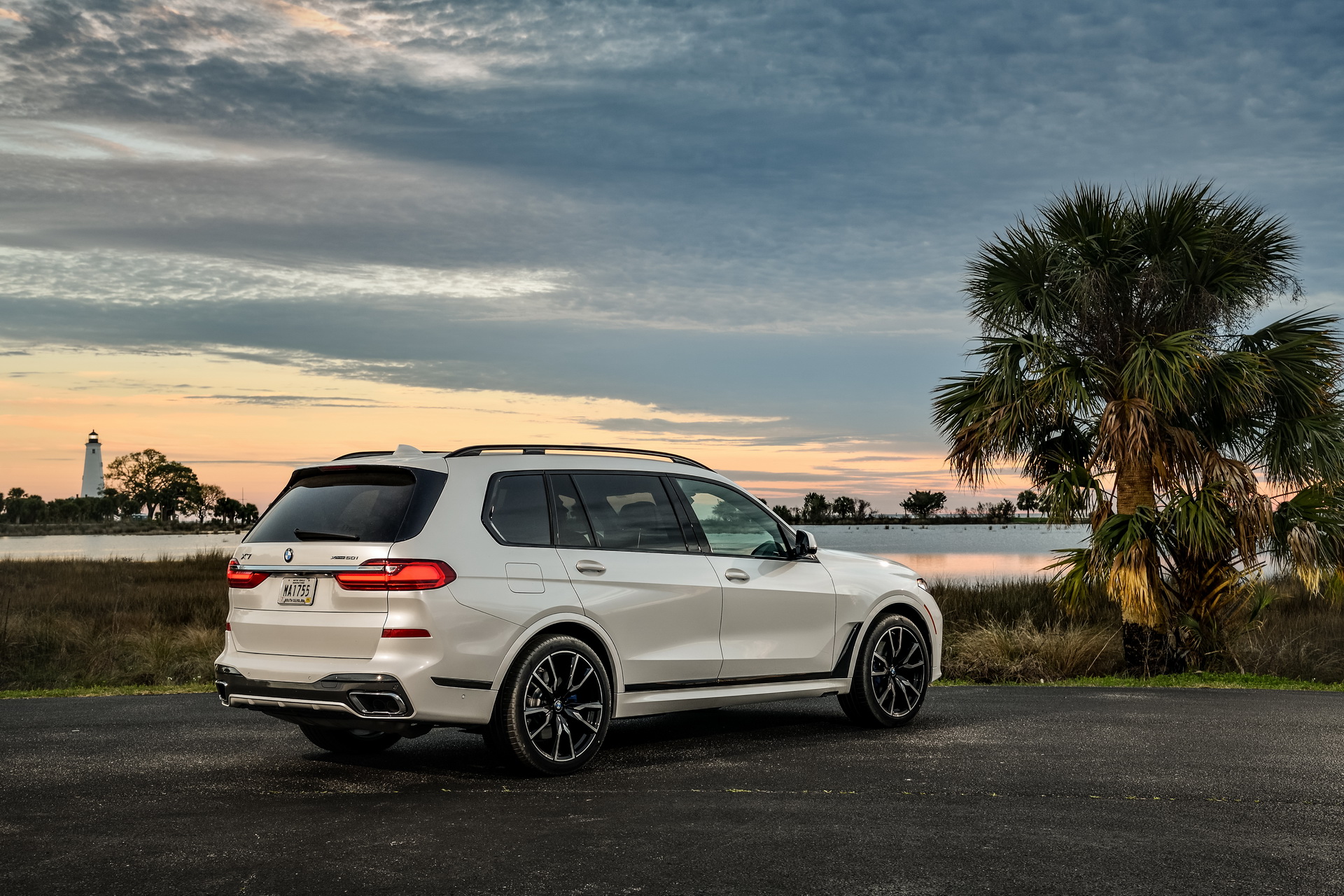 2019-BMW-X7-44 BMW Releases Detailed, 96-Image Gallery Of The New X7