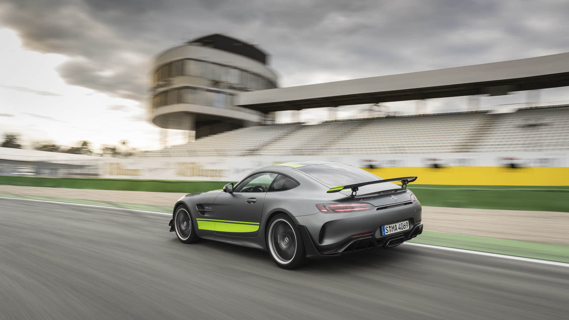 Mercedes-AMG-GTR-Pro-20 Mercedes-AMG GT R Pro Gets $200k Sticker Price, Sales Begin In Late 2019