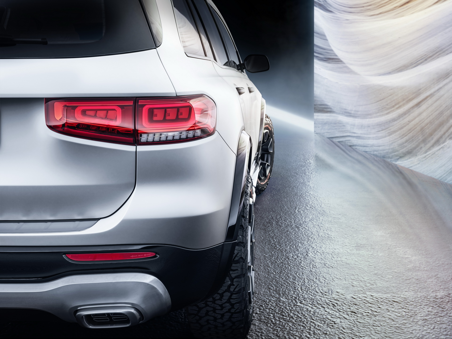 Mercedes-Concept-GLB-15 New Mercedes GLB Features Conceptual Rugged Looks In Compact Form