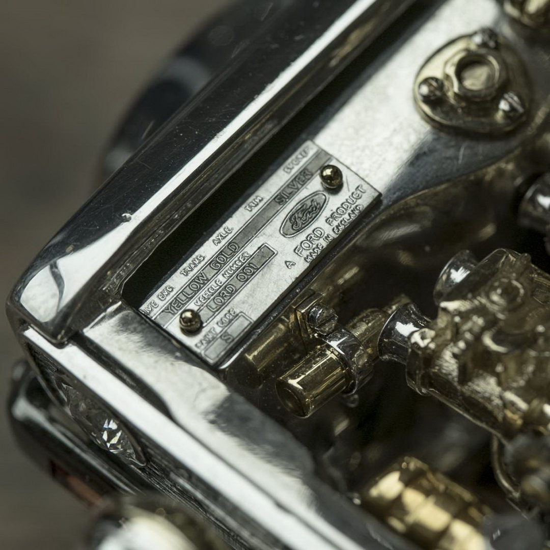 ford escort mk2 scale model gold silver diamonds 16 Dream All You Want, You Just Can’t Afford This Ford Escort RS Scale Model