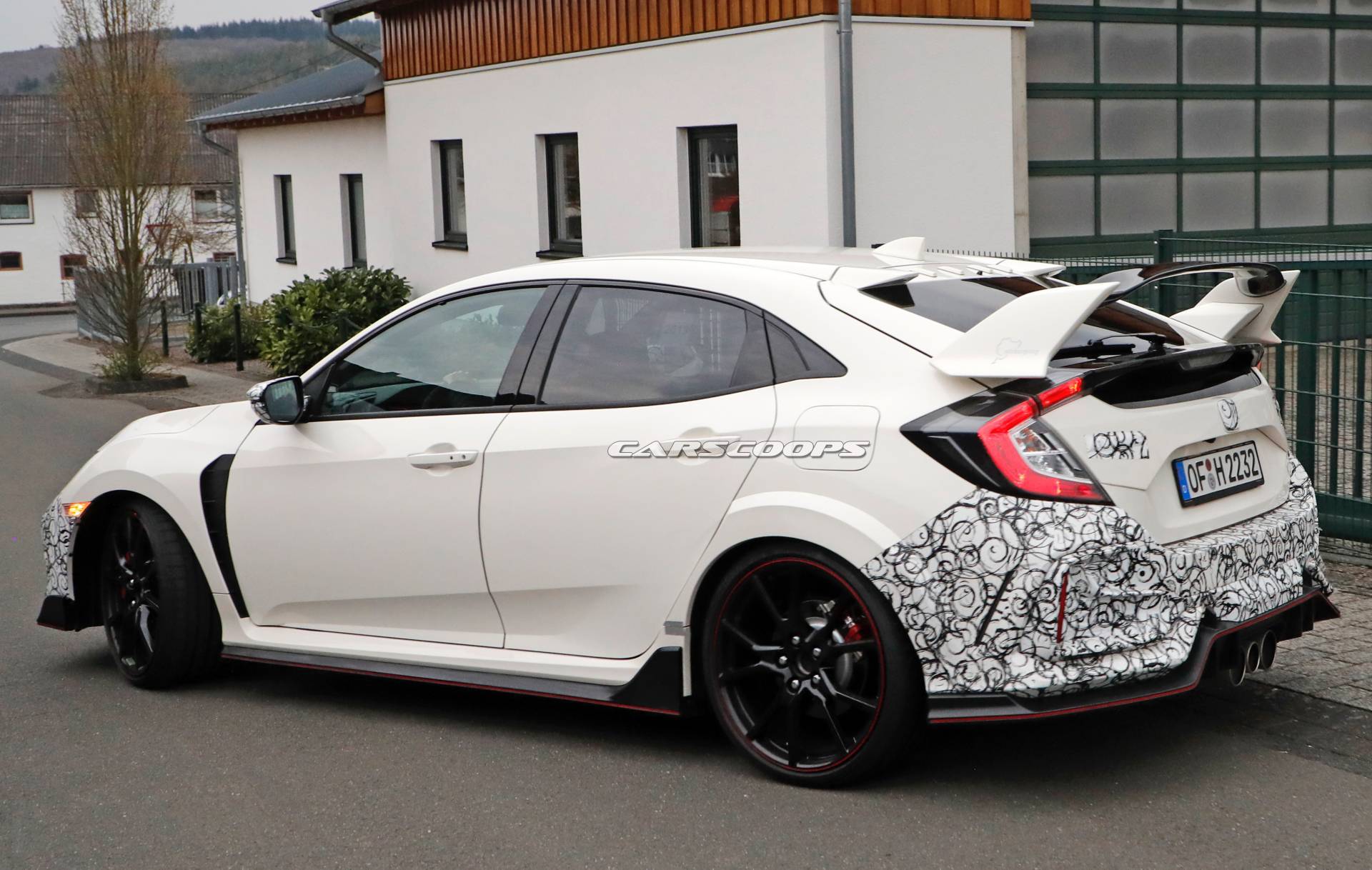 2019 Honda Civic Type R facelift spy shots 34 Honda Civic Type R Prototype Could Be Facelifted Model, Lightweight Special, Or Both
