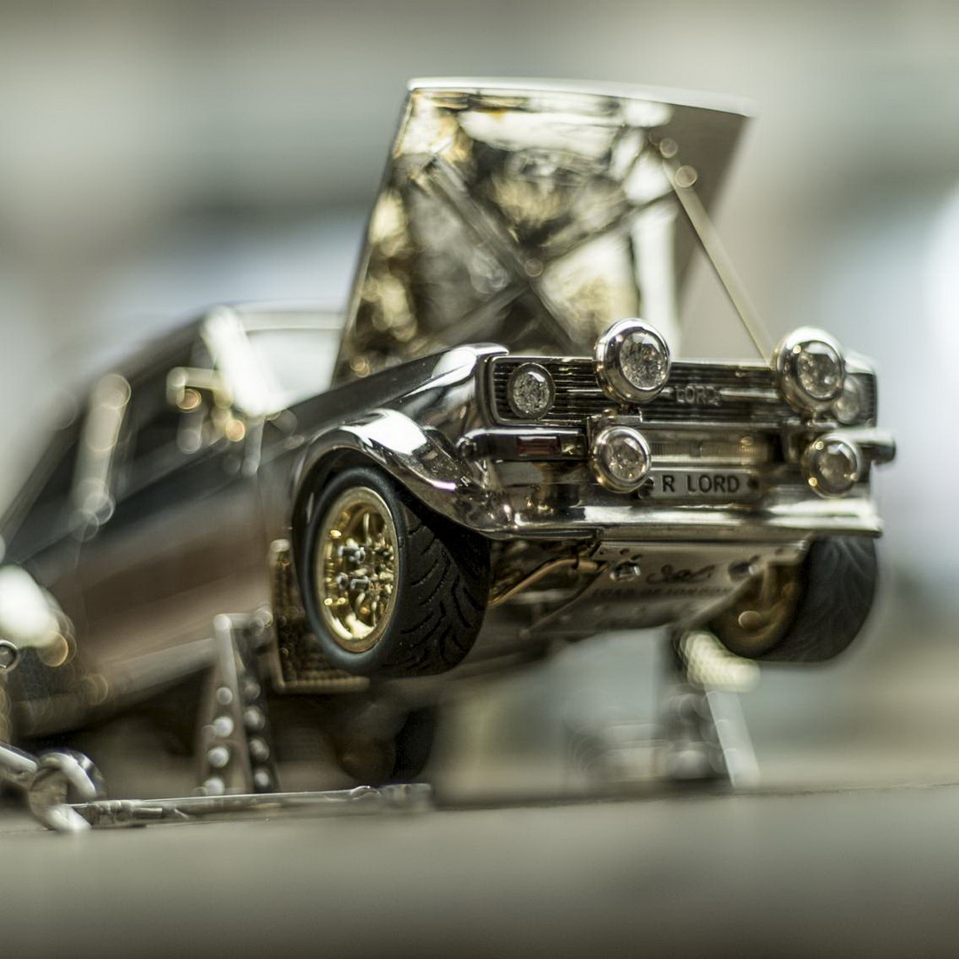 ford escort mk2 scale model gold silver diamonds 35 Dream All You Want, You Just Can’t Afford This Ford Escort RS Scale Model