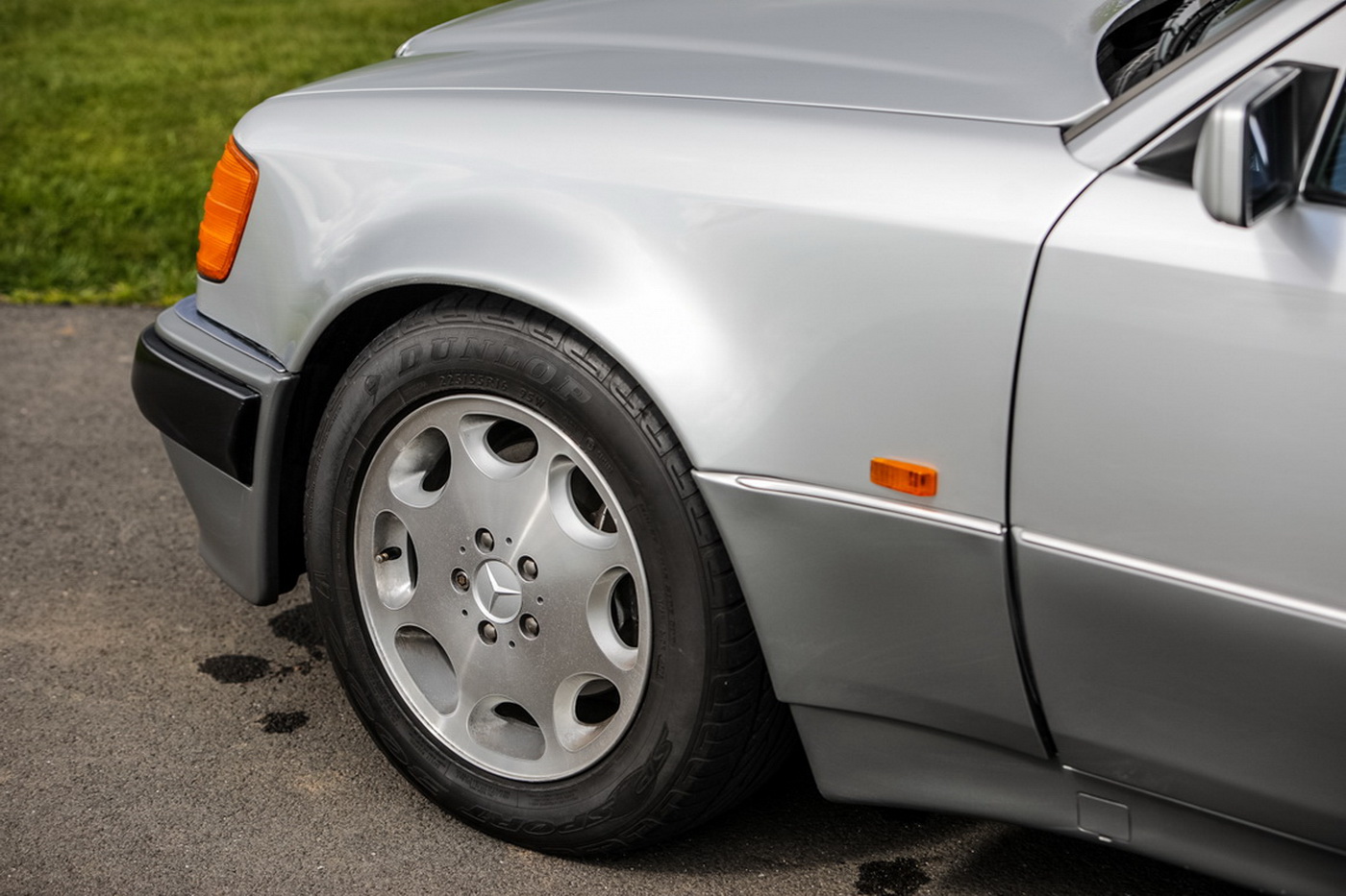 Mercedes-500E-Atkinson-13 Rowan Atkinson Apparently Has One More Mercedes 500E To Sell