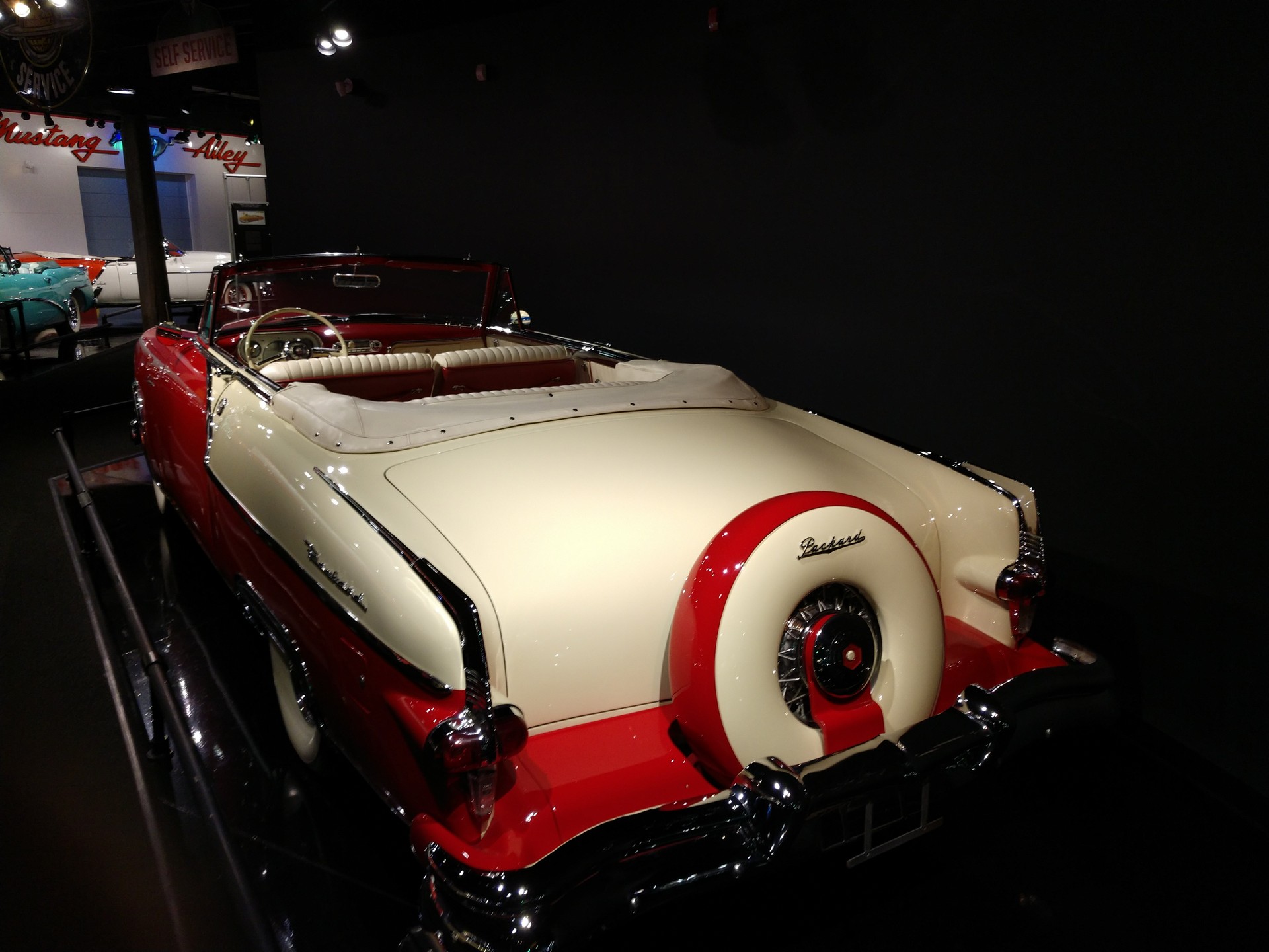 Gateway Auto Museum-35 Road Trip: Gateway Auto Museum Is A Tribute To American Luxury And Performance