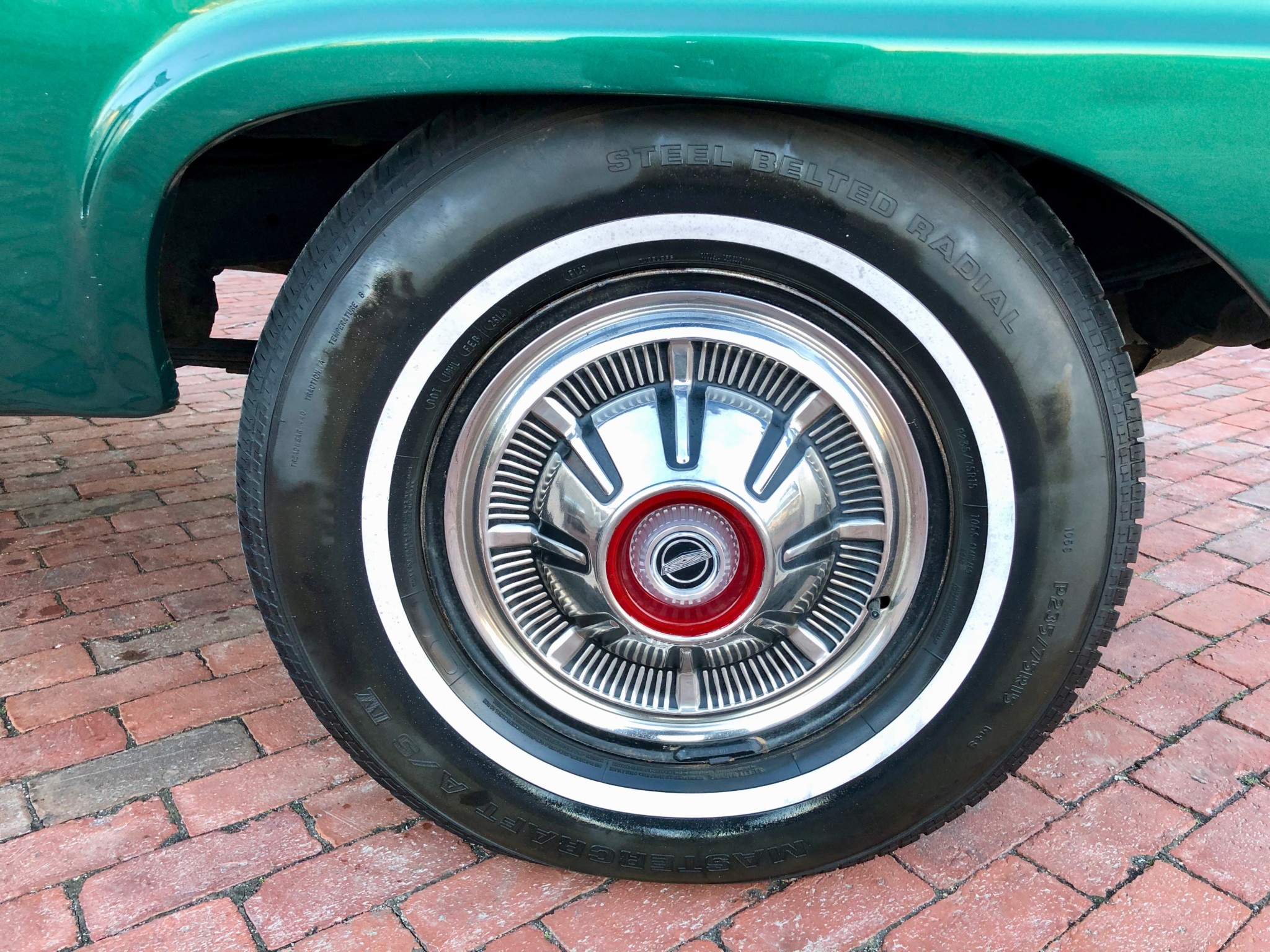 Ford-Bronco-Auction-18 Hurry Up And Snatch This 1977 Ford Bronco For A Little Over $11K