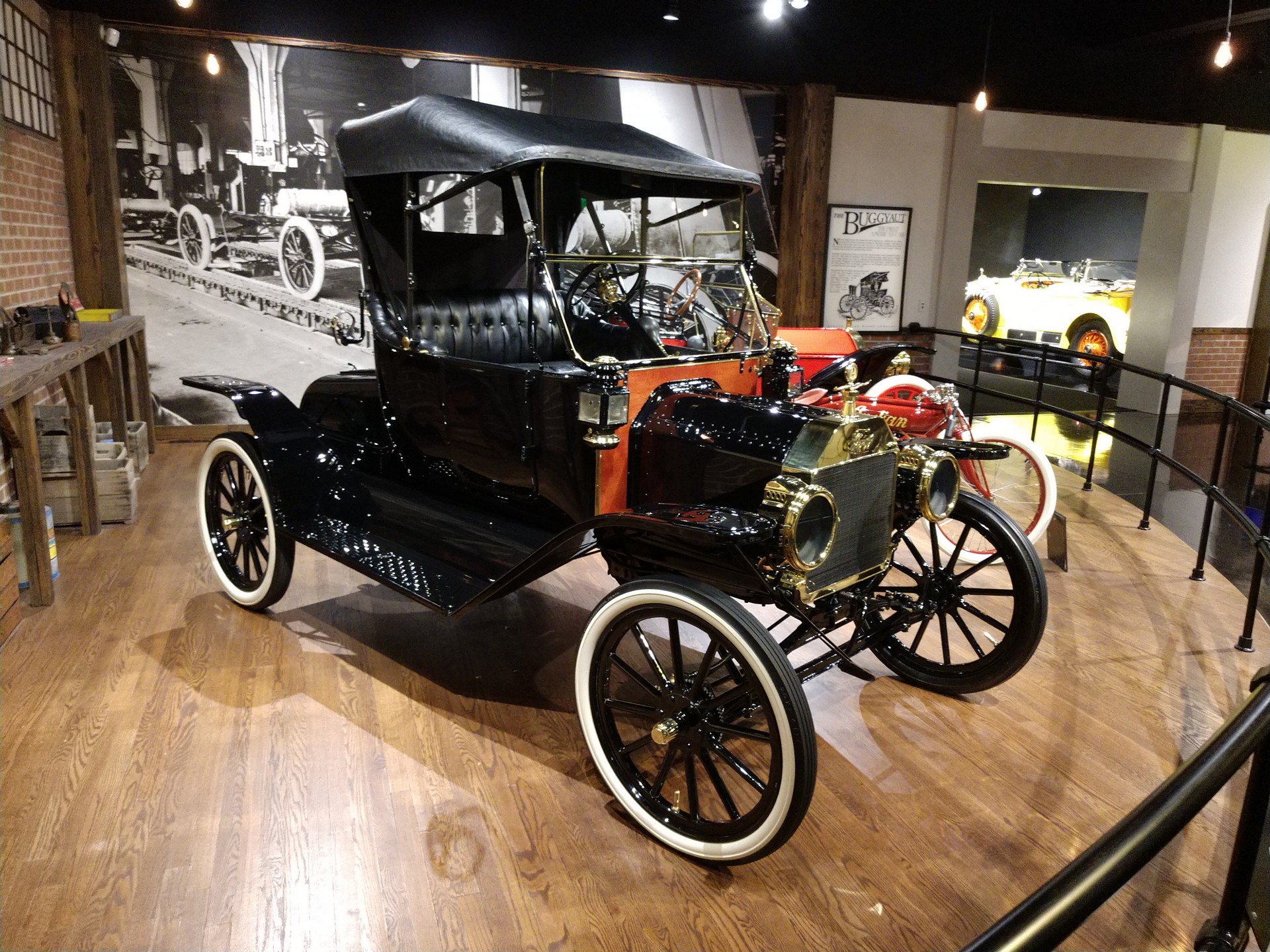 Gateway Auto Museum-10 Road Trip: Gateway Auto Museum Is A Tribute To American Luxury And Performance