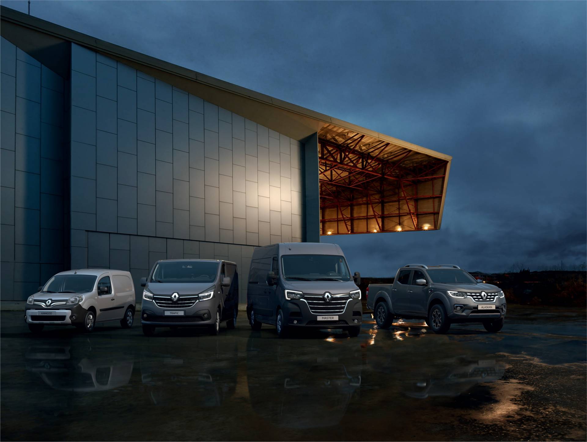 Renault commercial vehicles range 2 Restyled Renault Master And Trafic Get New Faces, Updated Engines And New Tech