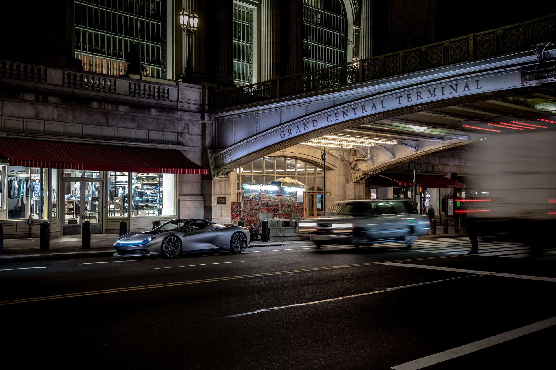 Pininfarina Battista NYC 8 Pininfarina Battista Electric Hypercar Hits NY Streets, American Deliveries Start Next Year
