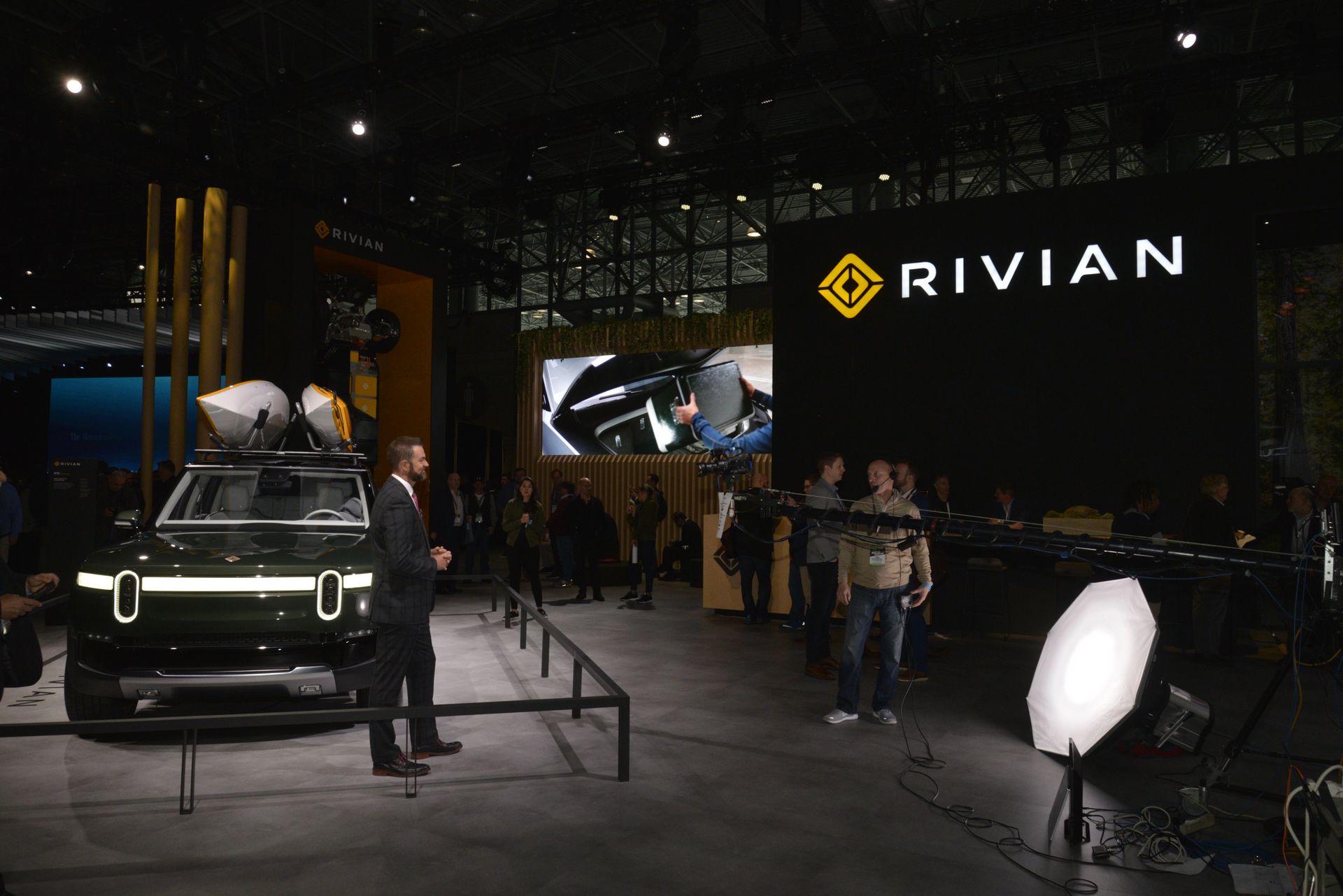 Rivian R1S R1T 2 Rivian Promotes The Adventurous Spirit Of The R1S And R1T In New York