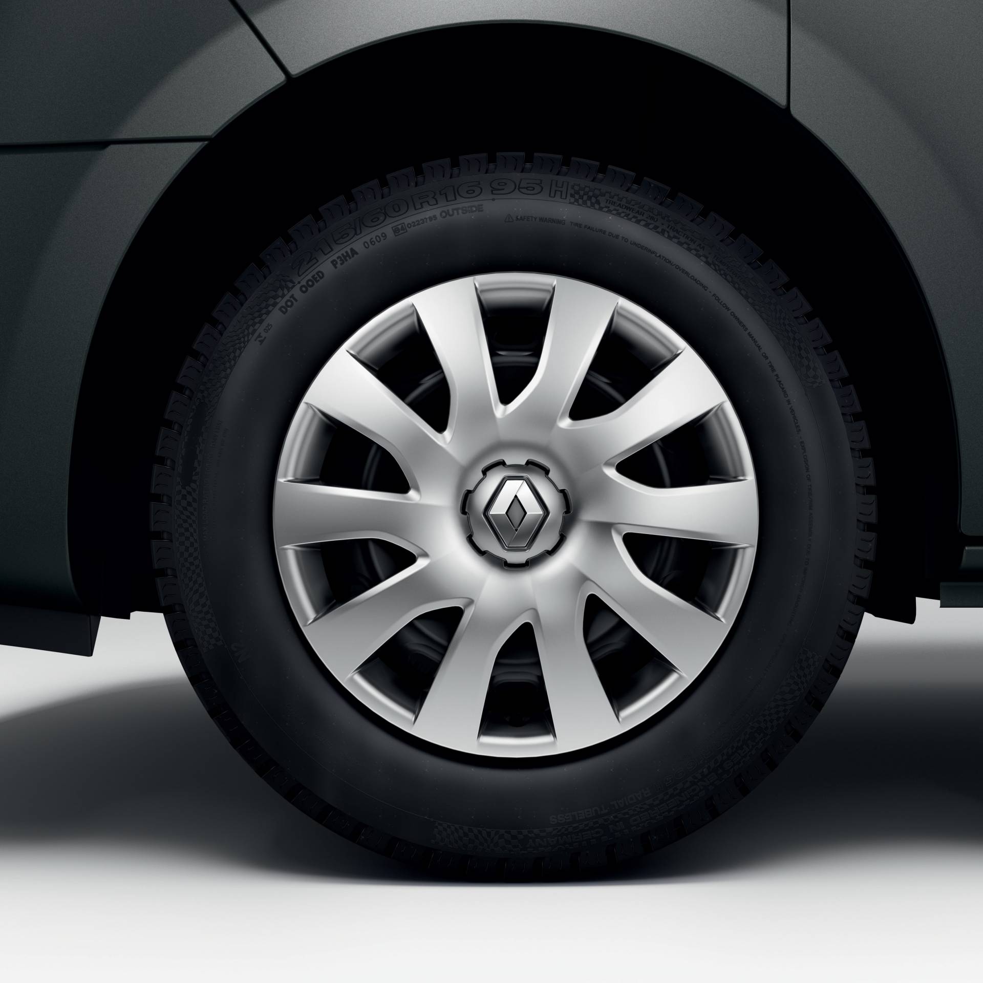 2019MY Renault Trafic van facelift 4 Restyled Renault Master And Trafic Get New Faces, Updated Engines And New Tech