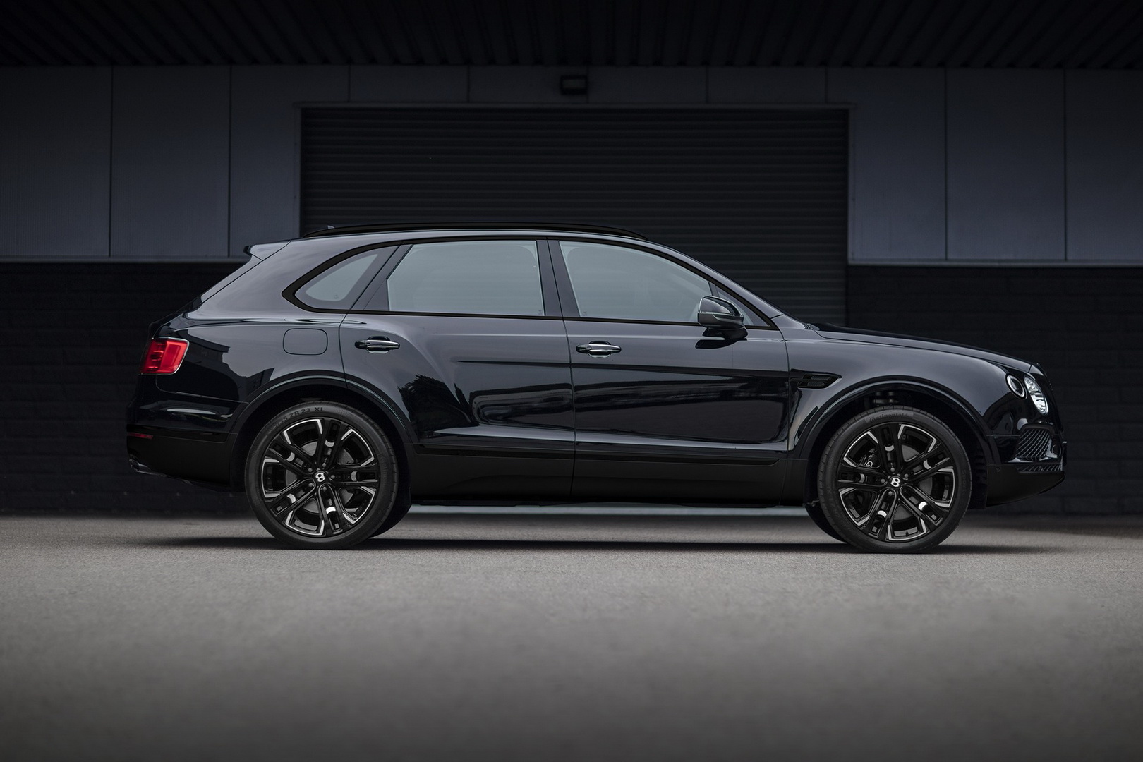 bentley bentayga tuning kahn centenary edition 4 Kahn Is The New Black: Bentley Bentayga Centenary Edition Is Almost Tame