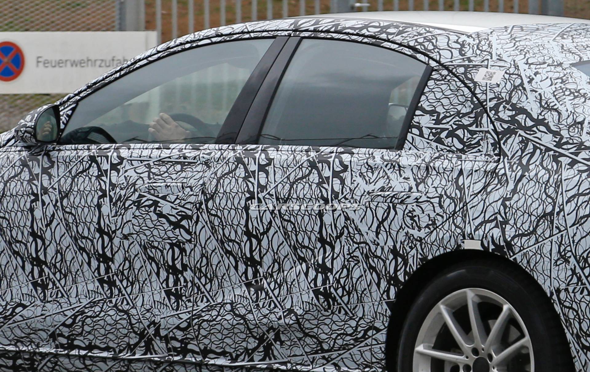 2020 Mercedes-Benz S-Class spy shots 18 2020 Mercedes S-Class Spied Again, Offers First Look At New Grille