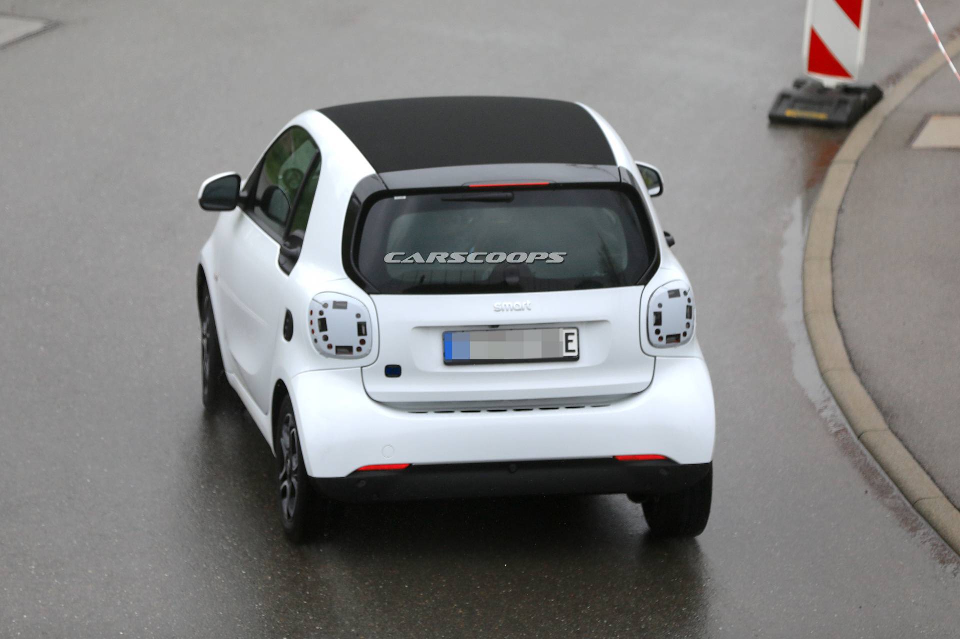 2020 Smart EQ Fortwo facelift spy shots 9 2020 Smart EQ Fortwo Getting A Facelift Before Geely-Engineered Models Arrive