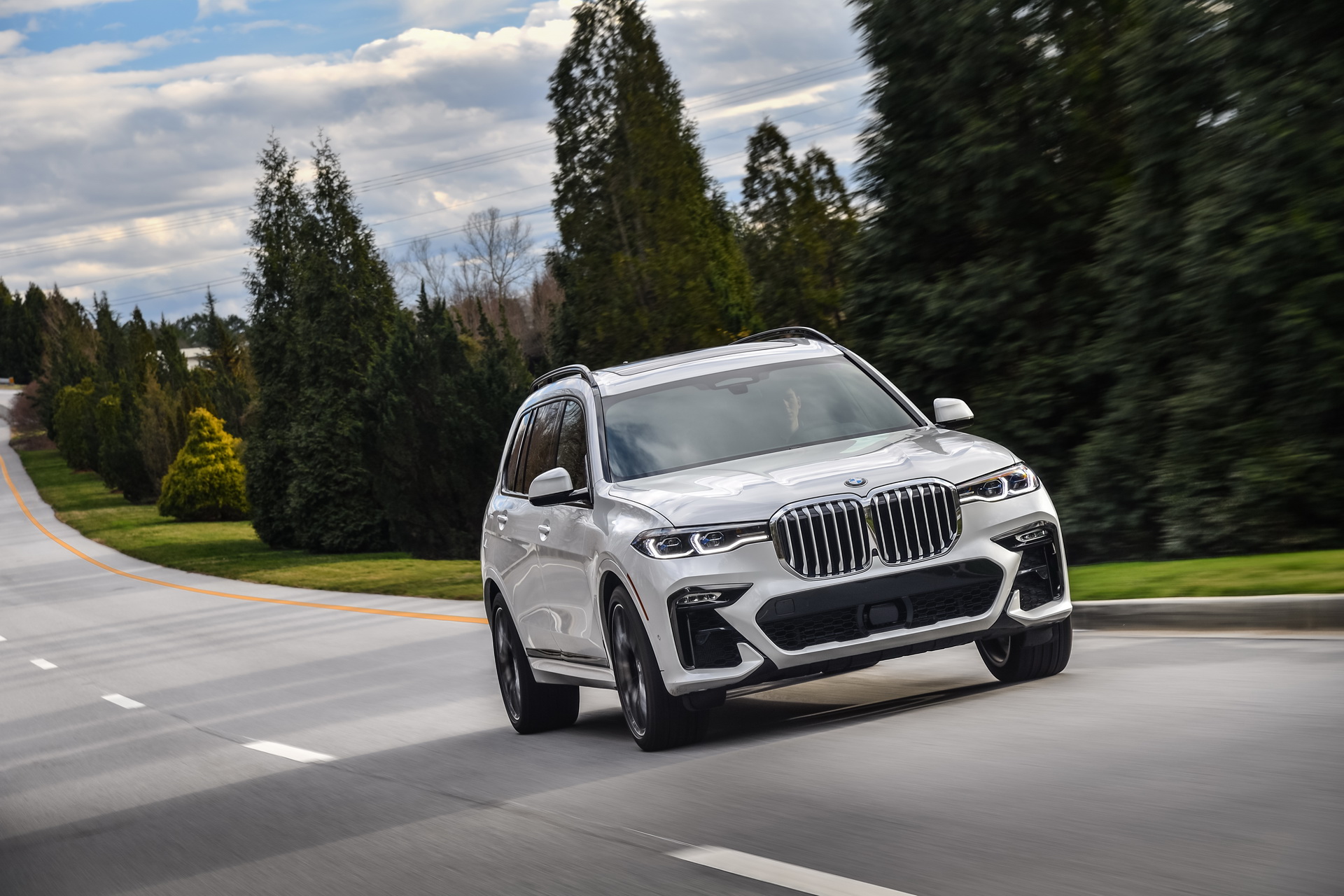 2019-BMW-X7-13 BMW Releases Detailed, 96-Image Gallery Of The New X7