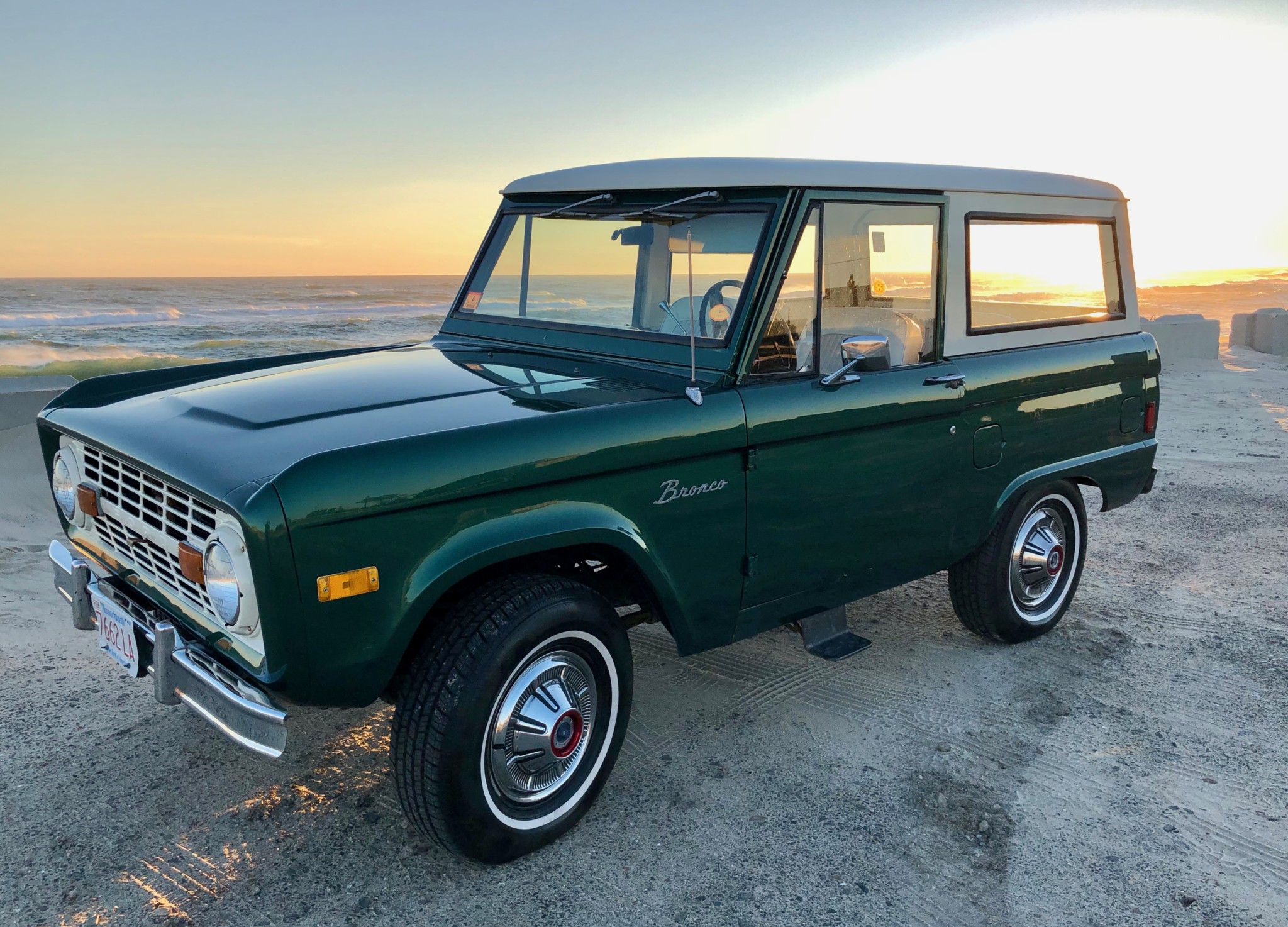 Ford-Bronco-Auction-1 Hurry Up And Snatch This 1977 Ford Bronco For A Little Over $11K