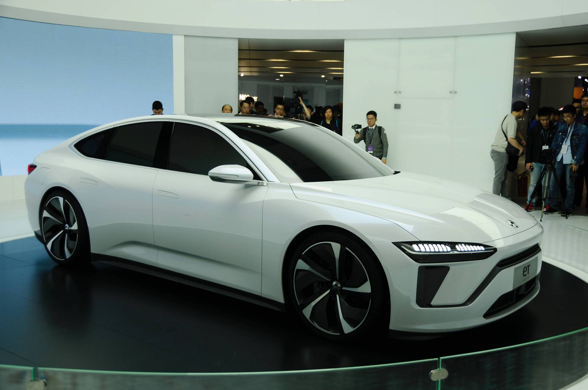 Nio ET Preview 21 Nio ET Preview Heralds Tesla Model 3 Rival With 317-Mile Range