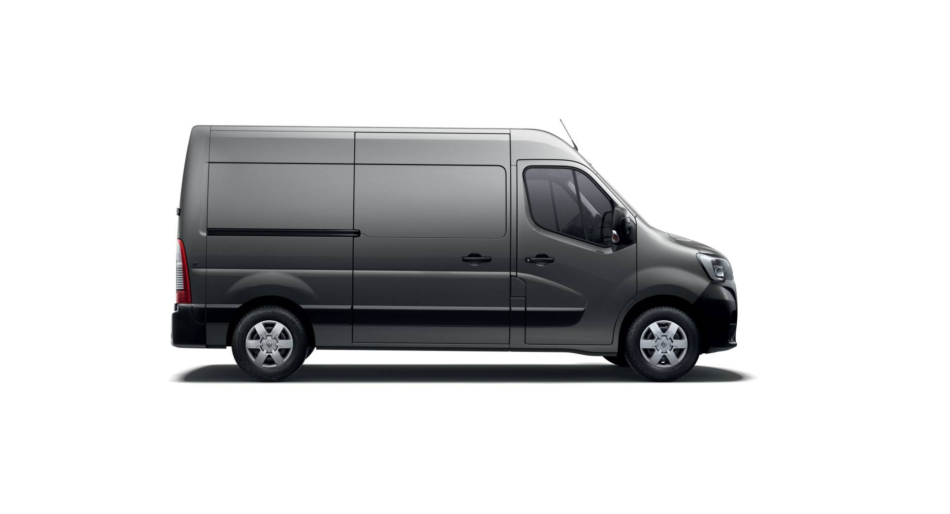 2019MY Renault Master van facelift 19 Restyled Renault Master And Trafic Get New Faces, Updated Engines And New Tech