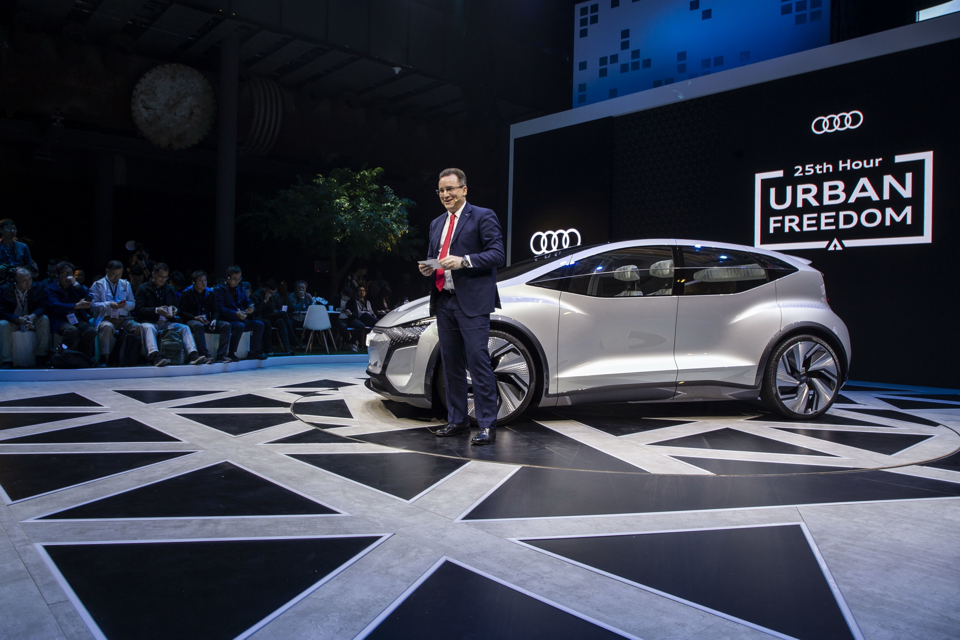 Audi-AIME-18 Audi’s Futuristic AI:ME Is A Compact EV With A Pretty Welcoming Interior