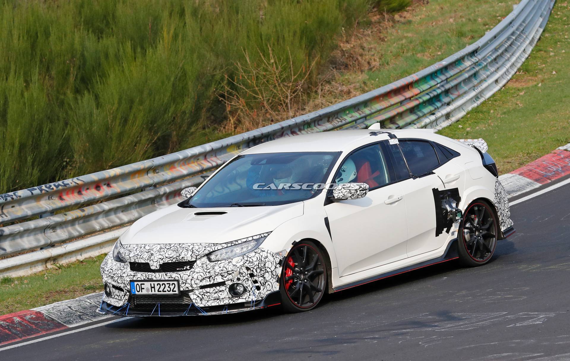 2019 Honda Civic Type R facelift spy shots 52 Honda Civic Type R Prototype Could Be Facelifted Model, Lightweight Special, Or Both