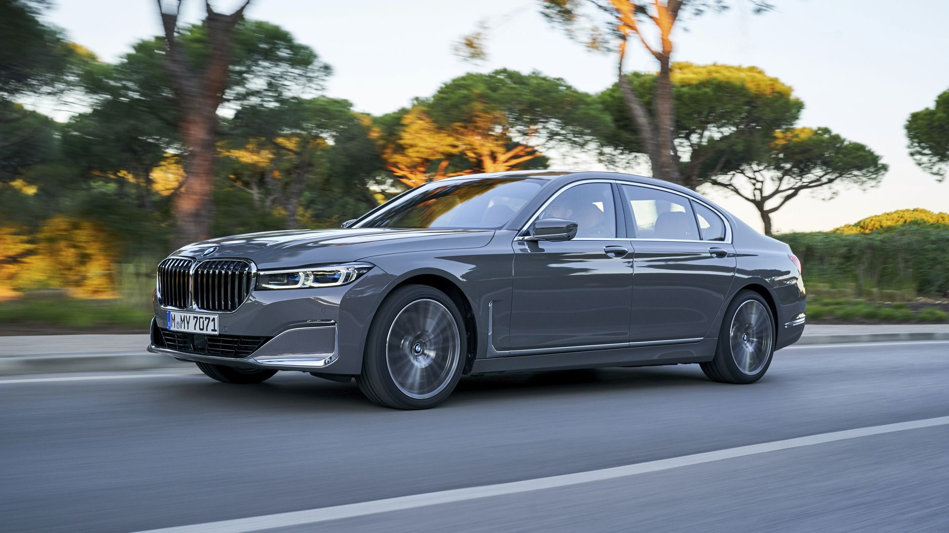 BMW-7-Series-140 BMW Throws 171 Images Of The 7-Series Hoping We’ll Get Used To Its New Face
