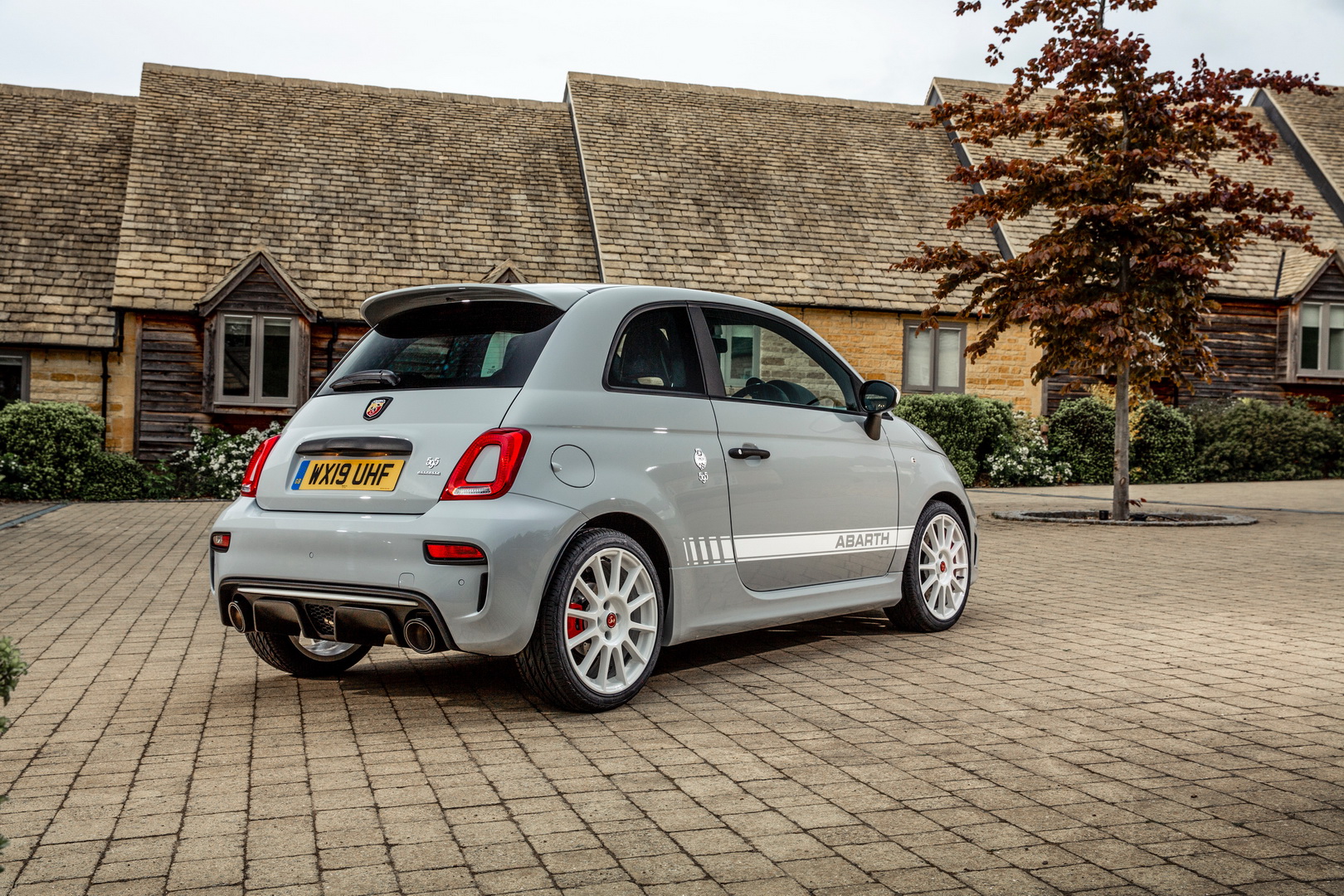 2019 abarth 595 esseesse 2 Abarth 595 Esseesse Leads Range Into the 2019MY, Starts From £25,295 In The UK