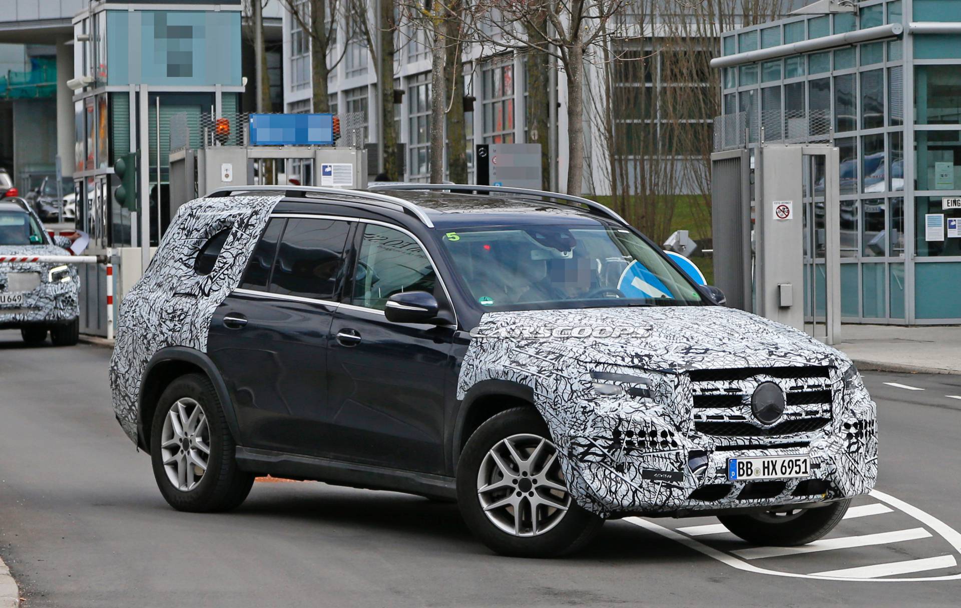 2020 Mercedes-Benz GLS spy shots 3 2020 Mercedes-Benz GLS Confirmed For New York Auto Show Debut Next Week