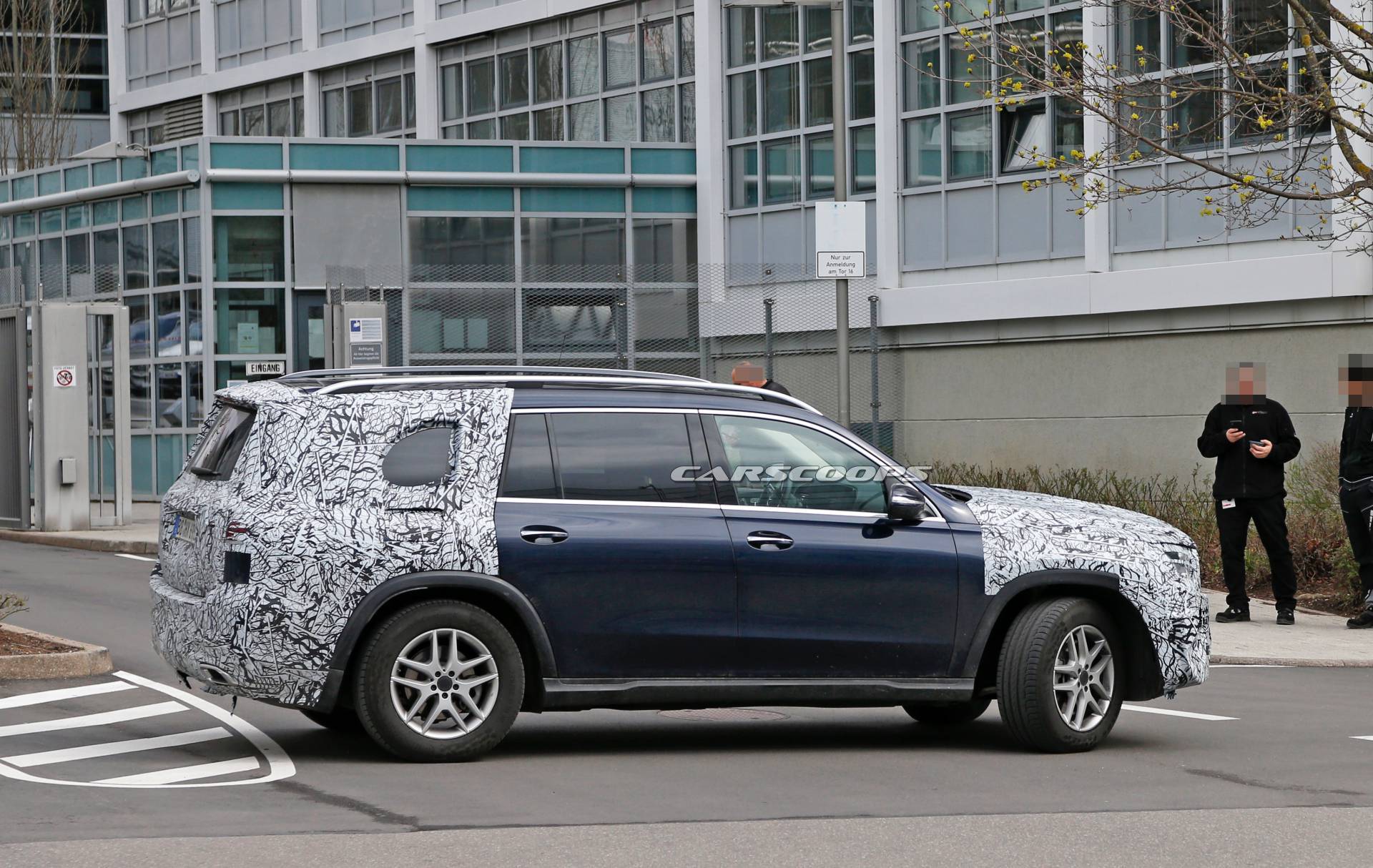 2020 Mercedes-Benz GLS spy shots 7 2020 Mercedes-Benz GLS Confirmed For New York Auto Show Debut Next Week