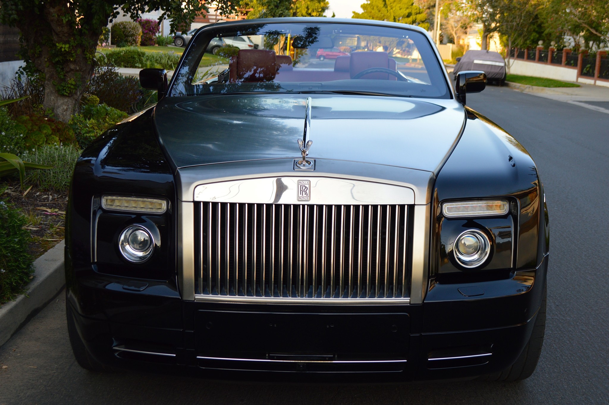 Rolls Royce Phantom Drophead Coupe 14 Fancy A “Cheap” Rolls-Royce? This Phantom Drophead Coupe Might Be The One
