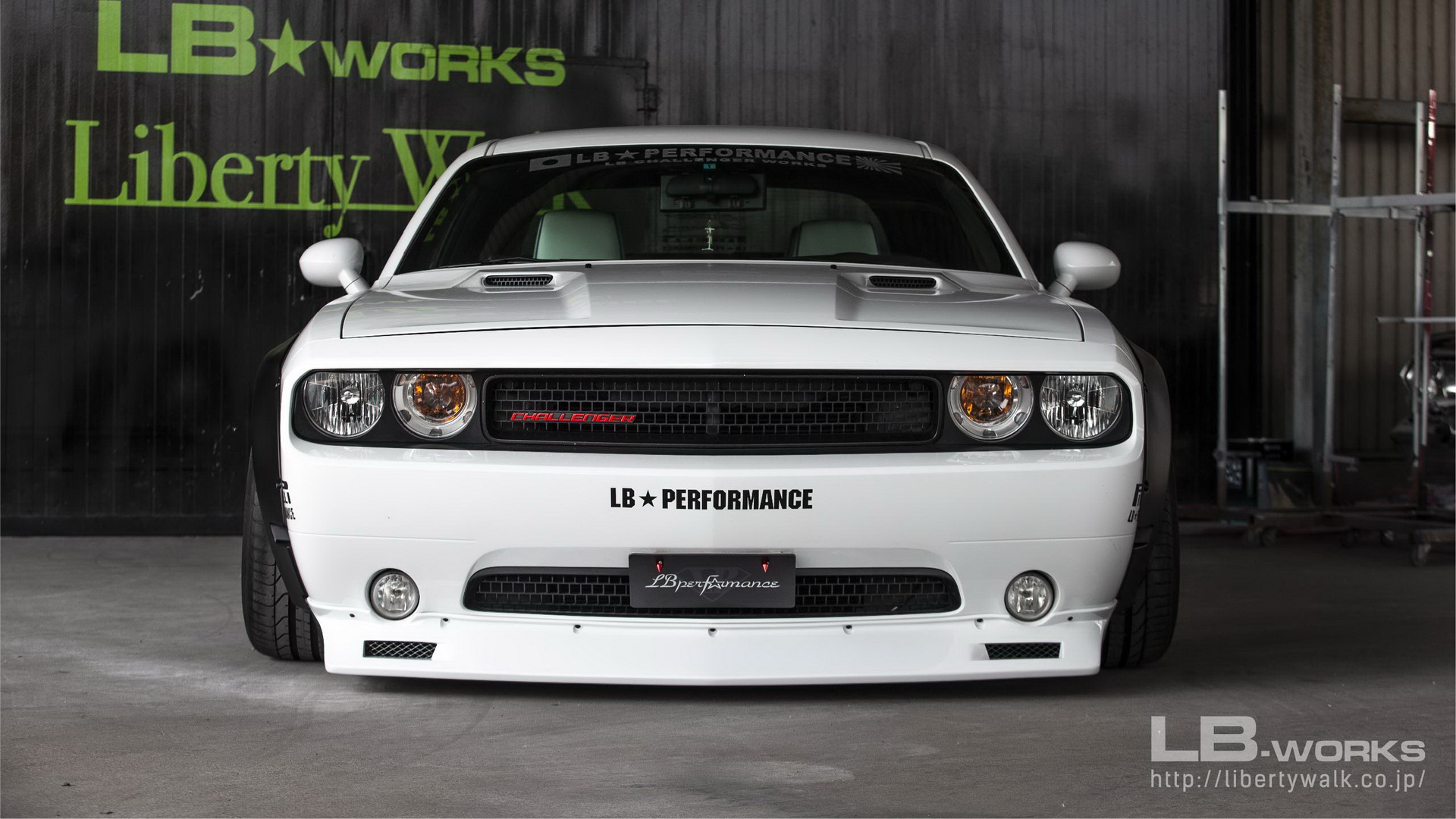 dodge challenger tuning liberty walk 3 Dodge Challenger Gets Acquainted With The Liberty Walk Ethos