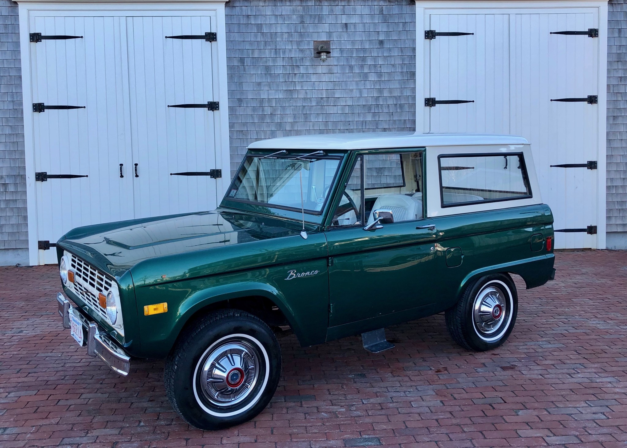Ford-Bronco-Auction-5 Hurry Up And Snatch This 1977 Ford Bronco For A Little Over $11K