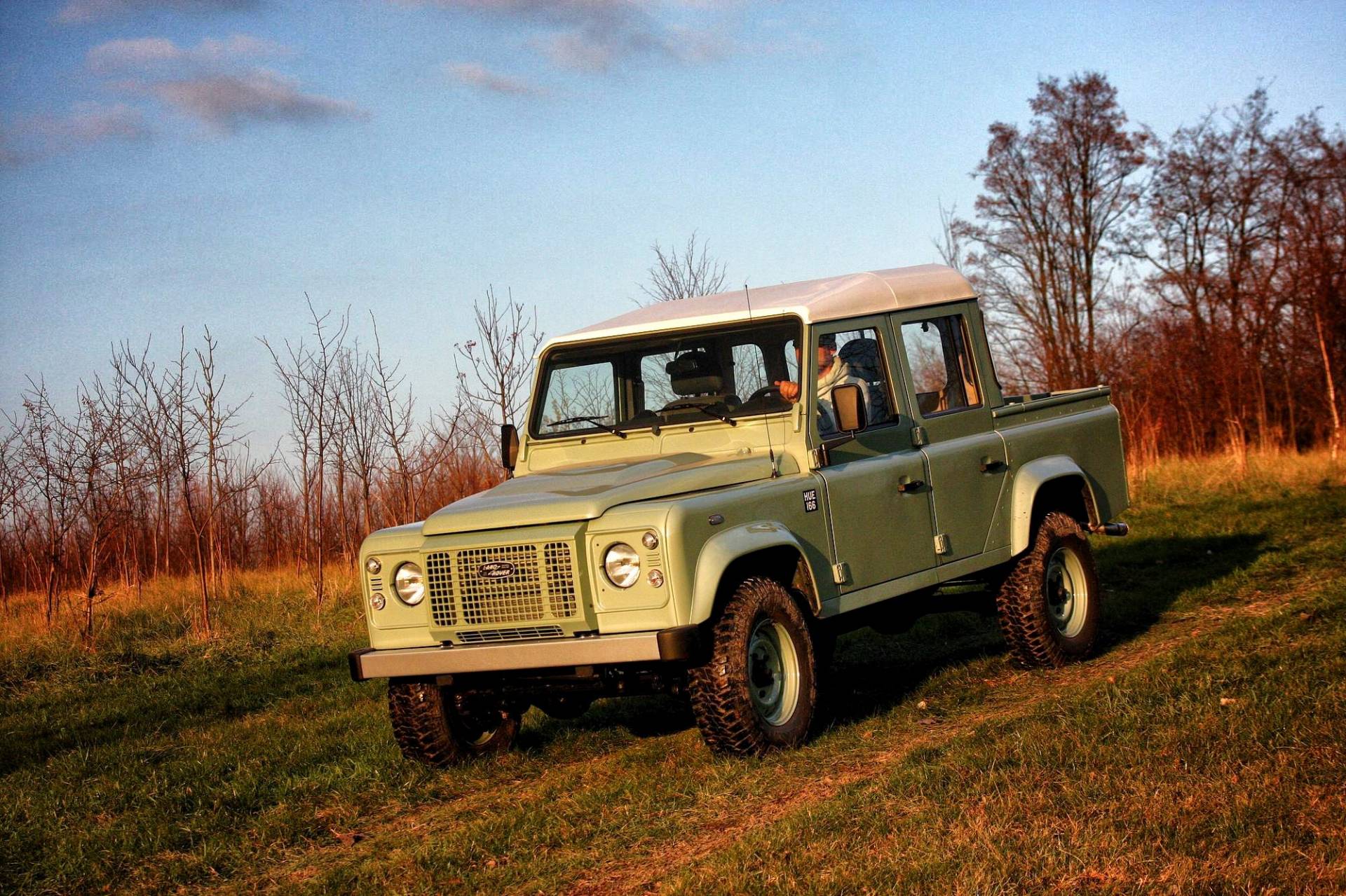Land Rover Defender Crew Cab Pickup by Land Serwis 21 For €60k, A Polish Company Will Build You A Classic Defender From Scratch