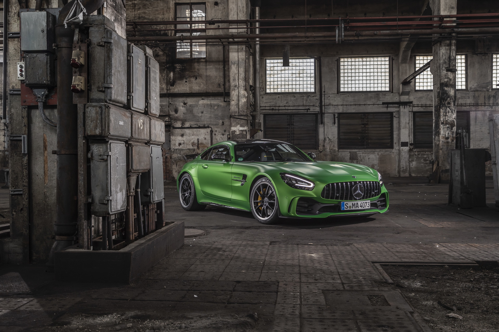Mercedes-AMG-GTR-07 Mercedes-AMG GT R Pro Gets $200k Sticker Price, Sales Begin In Late 2019