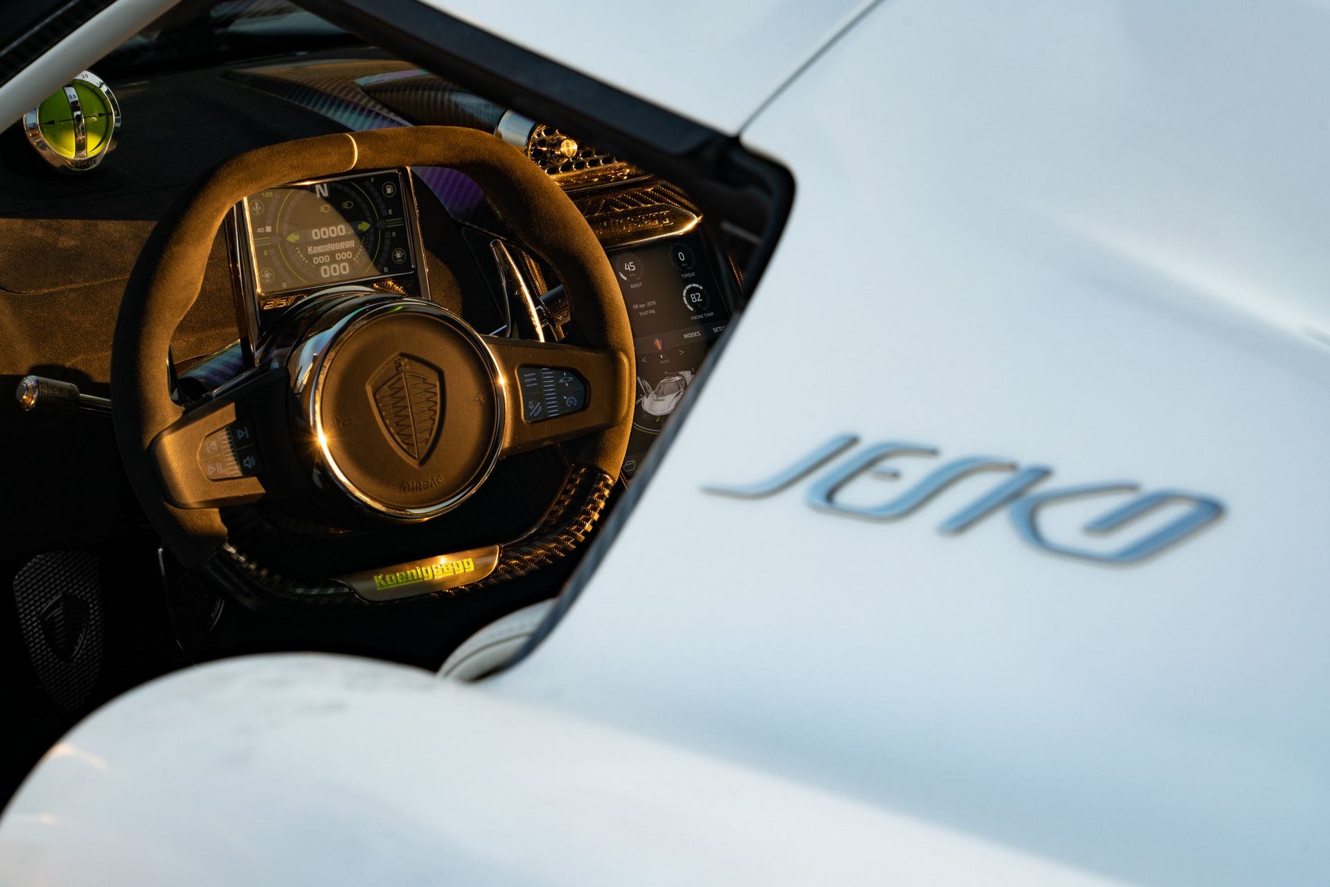 Koenigsegg-Jesko-Switzerland-4 Koenigsegg Jesko Looks Like A Spaceship Posing In Switzerland