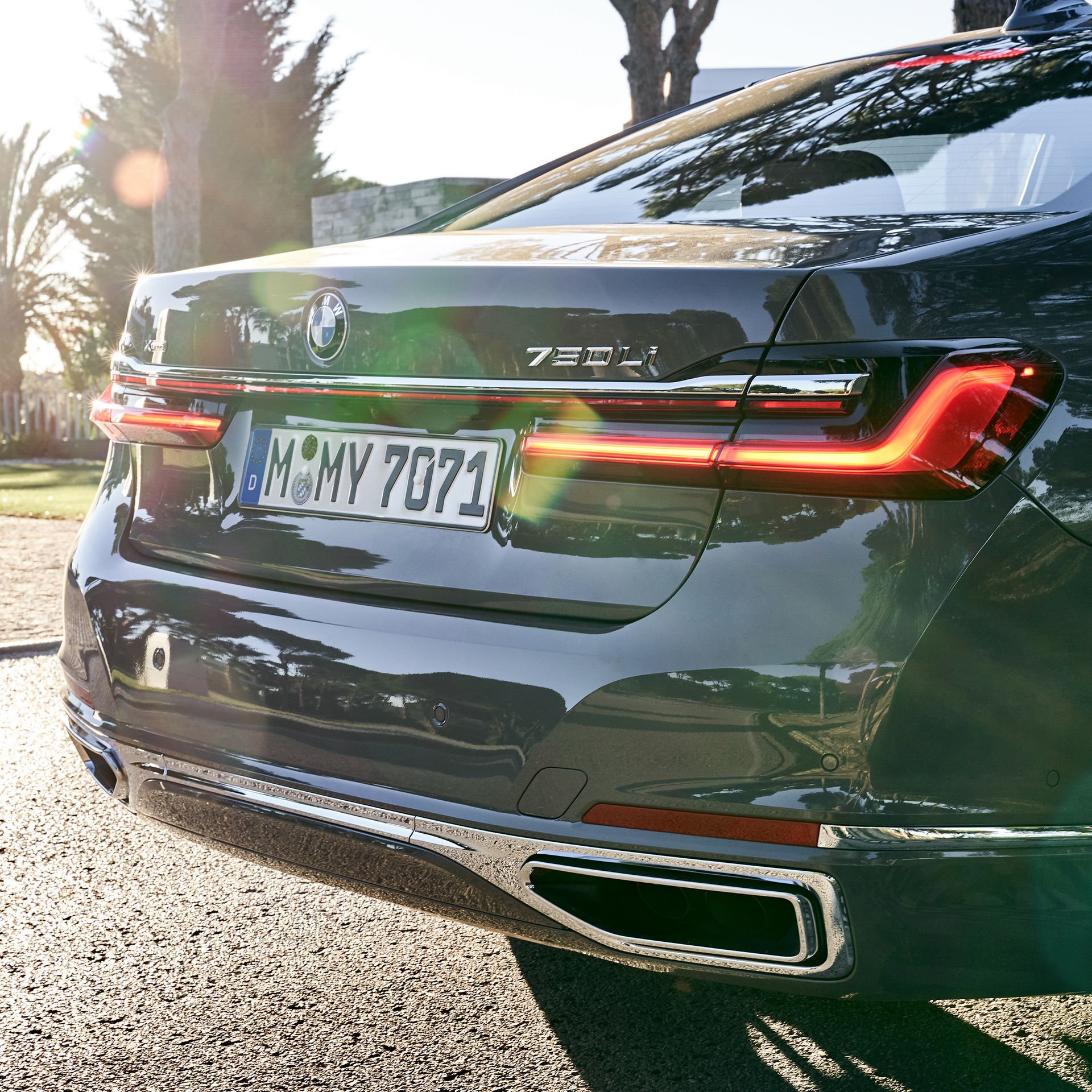 BMW-7-Series-127 BMW Throws 171 Images Of The 7-Series Hoping We’ll Get Used To Its New Face