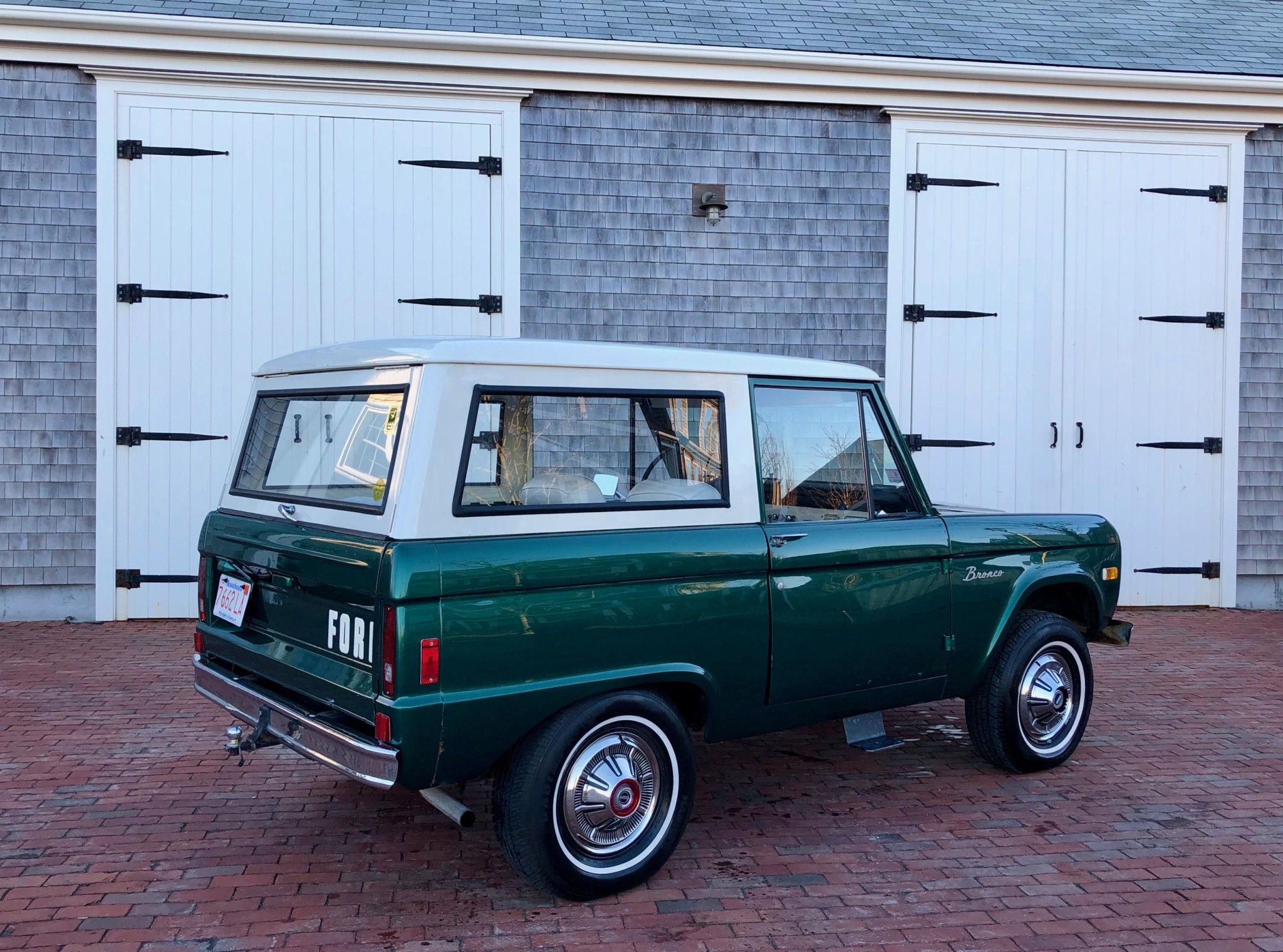 Ford-Bronco-Auction-9 Hurry Up And Snatch This 1977 Ford Bronco For A Little Over $11K