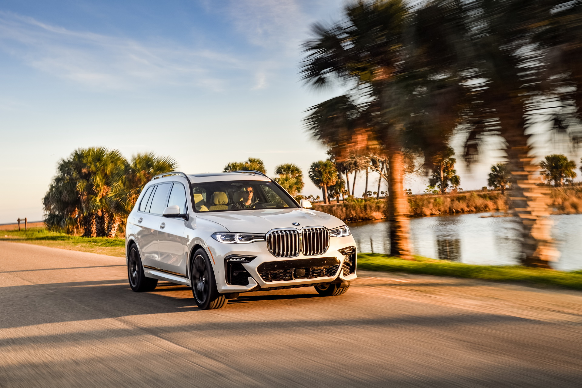 2019-BMW-X7-53 BMW Releases Detailed, 96-Image Gallery Of The New X7