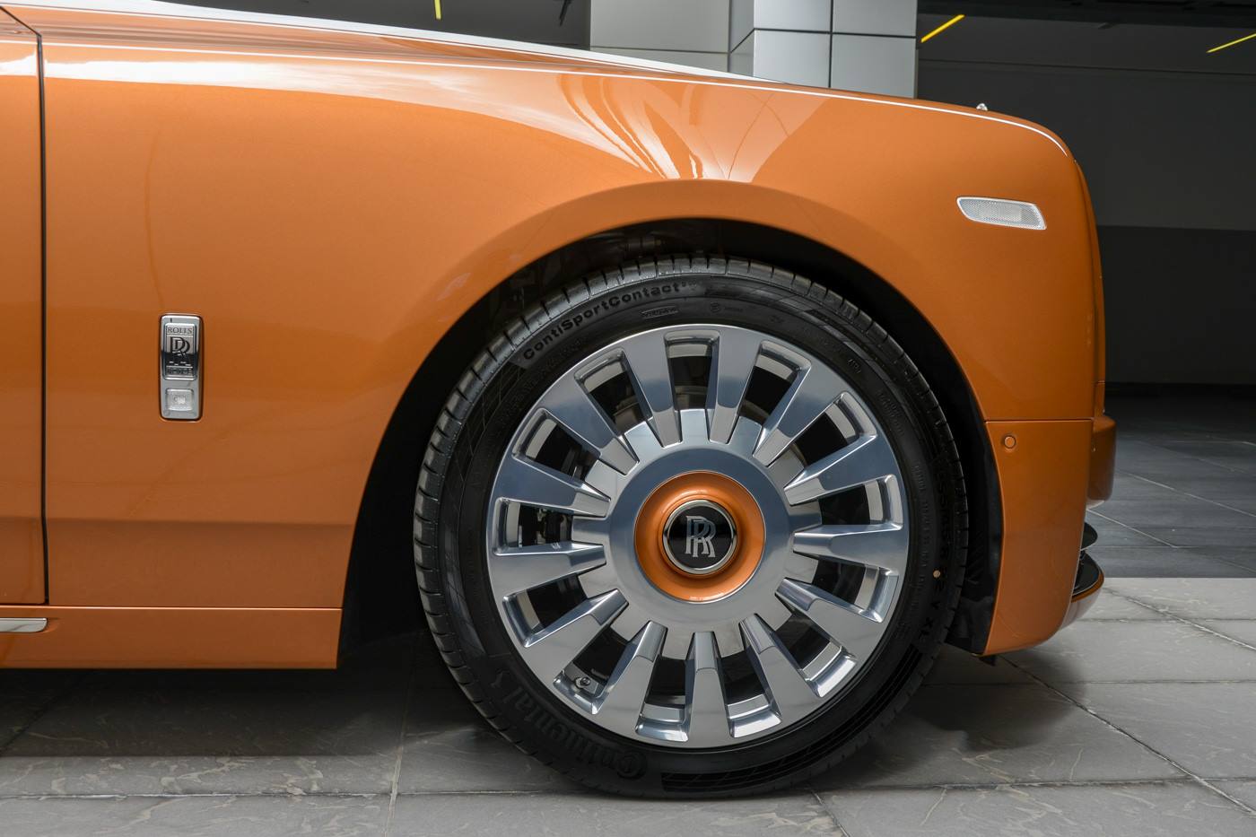 rolls royce phantom privacy suite abu dhabi 4 Rolls-Royce Phantom EWB With Privacy Suite Is The Majestic Way To Isolate Yourself