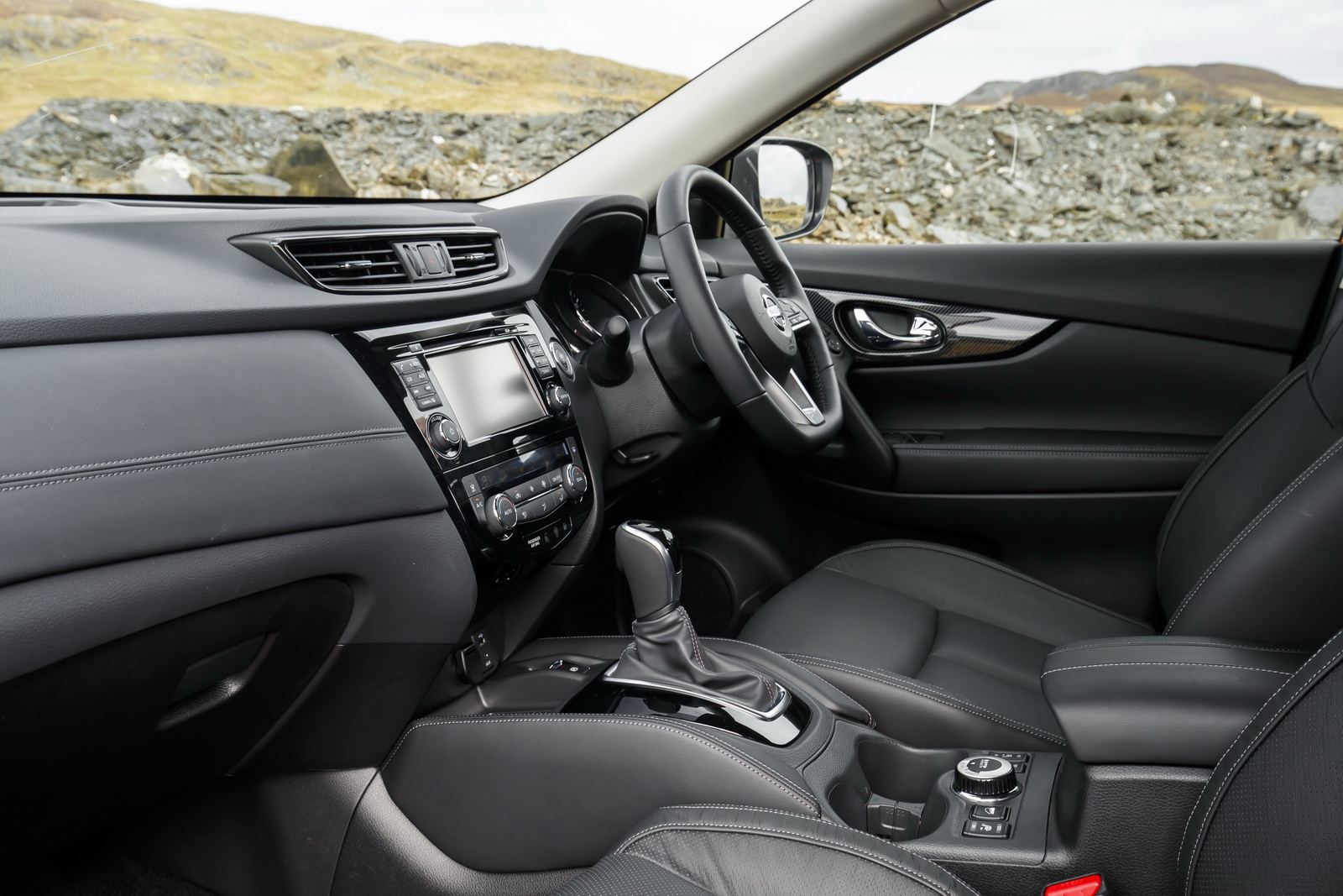 nissan x-trail new powertrail range uk 9 Nissan X-Trail: New 1.7-Liter Diesel And 1.3-Liter Petrol Units Join UK Range