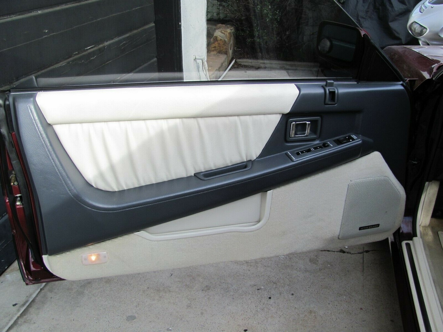 1992 infiniti m30 convertible 15 Relive The ‘90s In This Barely-Driven Infiniti M30 Convertible