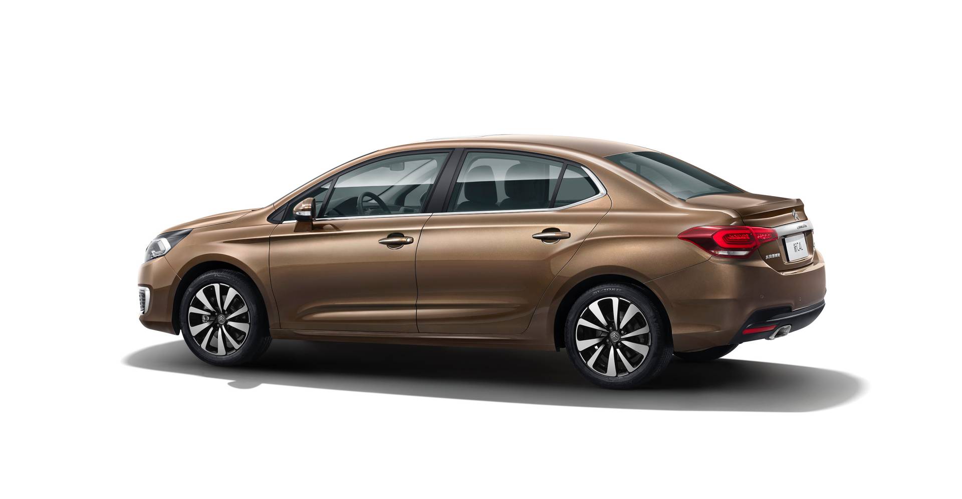 Citroen C4 L facelift 4 China’s Citroën C4 L Gets Brand New Interior, Bodywork Is Still The Same