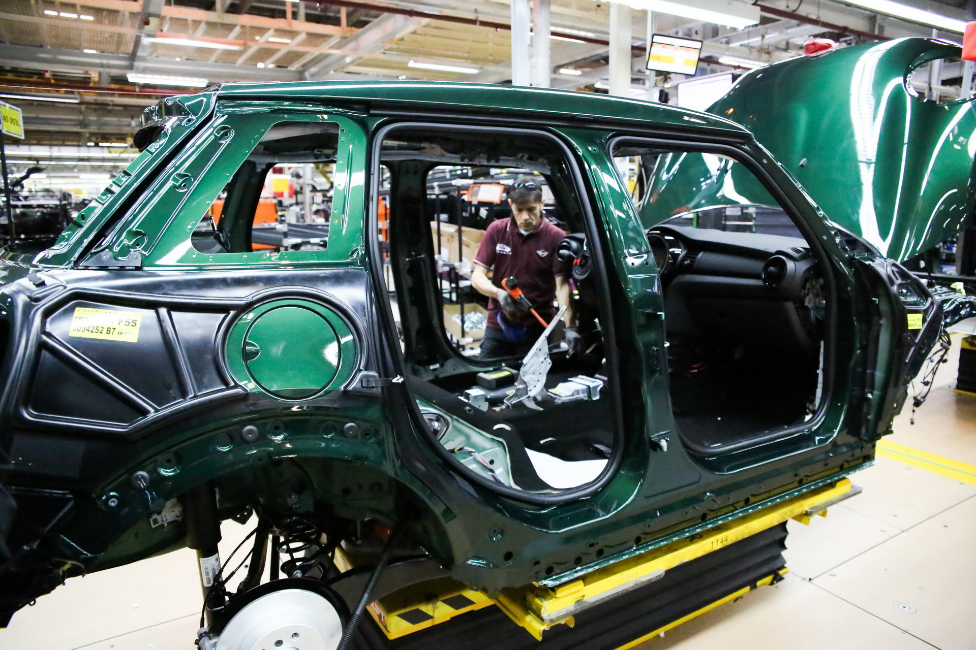 bmw psa shutting down uk plants 1 BMW, PSA Both Shutting Down UK Plants Despite Brexit Delay