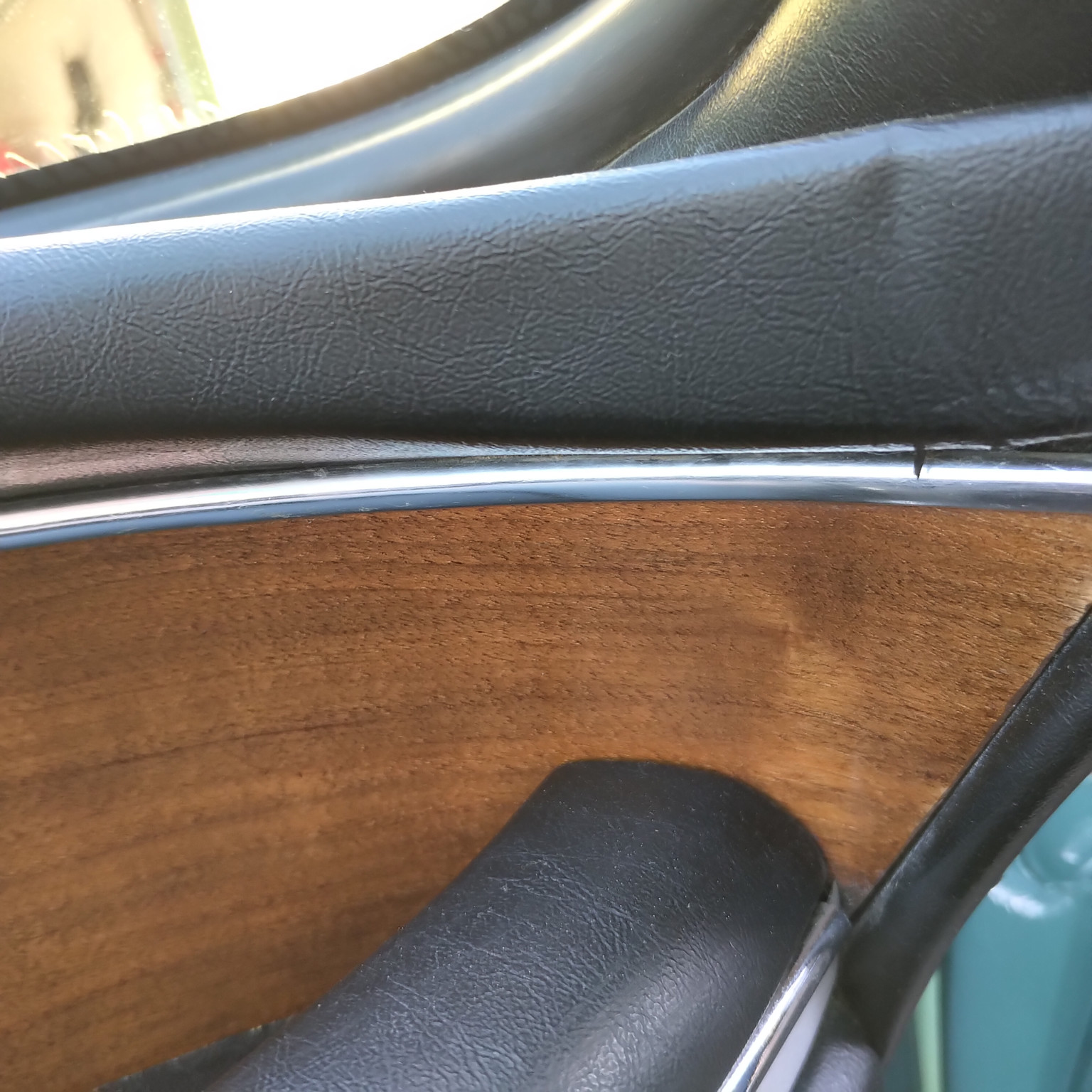 bmw 30cs turkis bat 28 Award-Winning 1973 BMW 3.0CS Is Pure Eye Candy, But Watch Out For Your Wallet