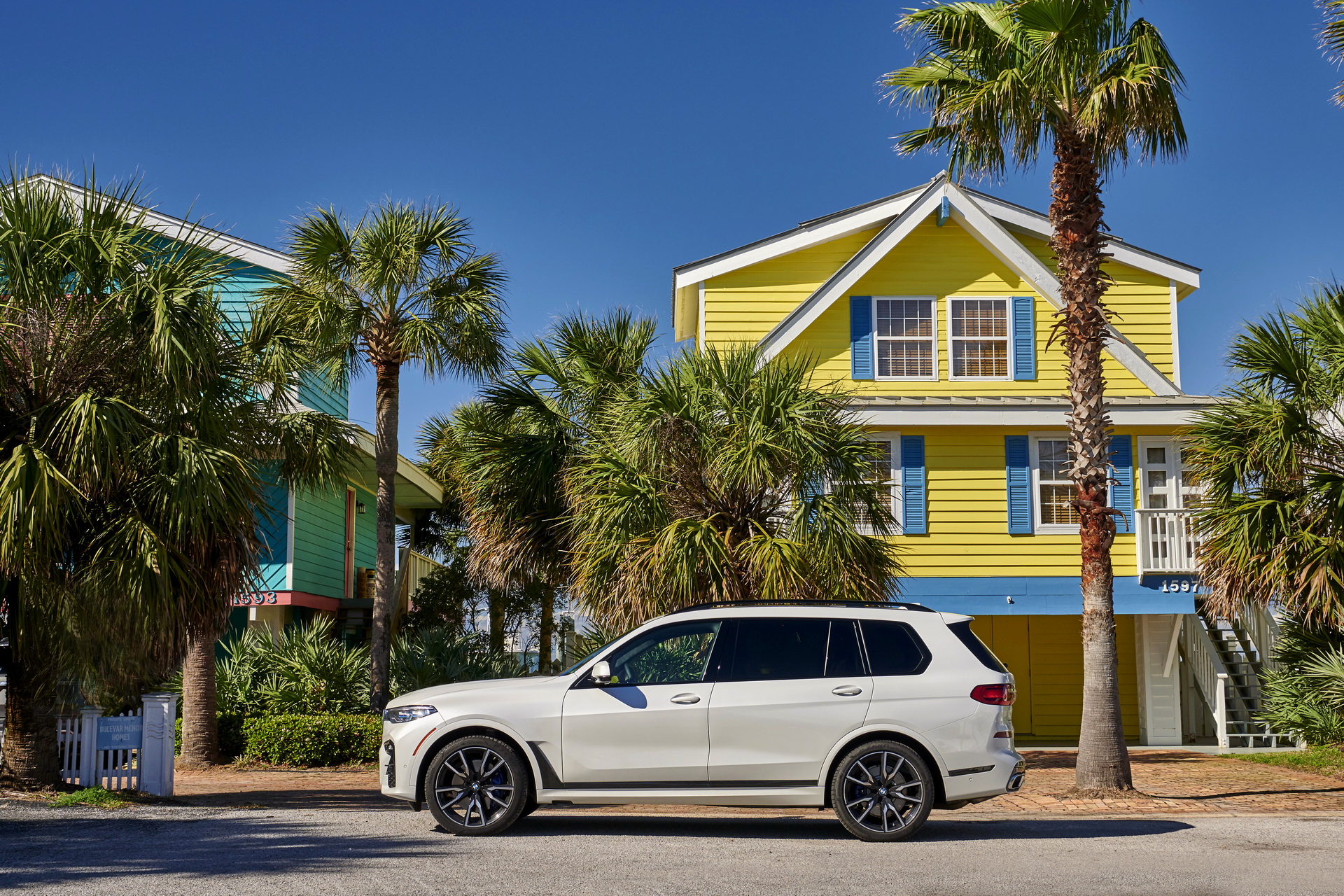 2019-BMW-X7-62 BMW Releases Detailed, 96-Image Gallery Of The New X7