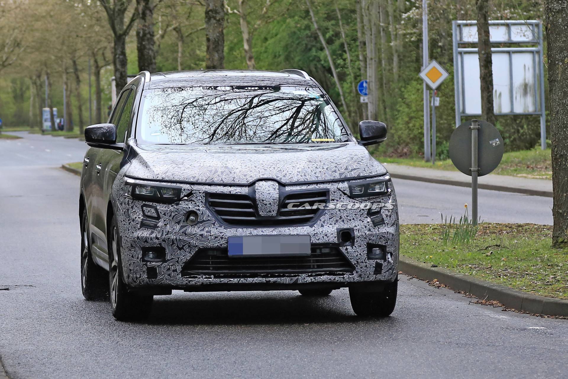 2020 Renault Koleos facelift spy shots 1 We Spy Europe’s 2020 Renault Koleos As China Model Quietly Debuts In Shanghai